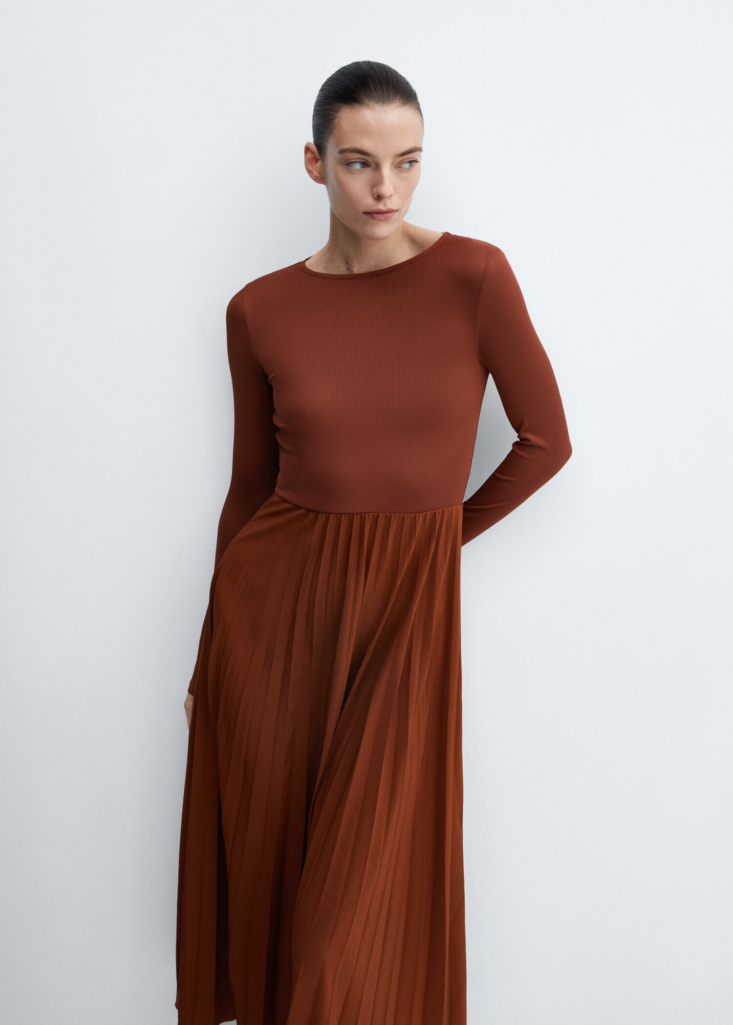 Pleated hem dress - Medium plane