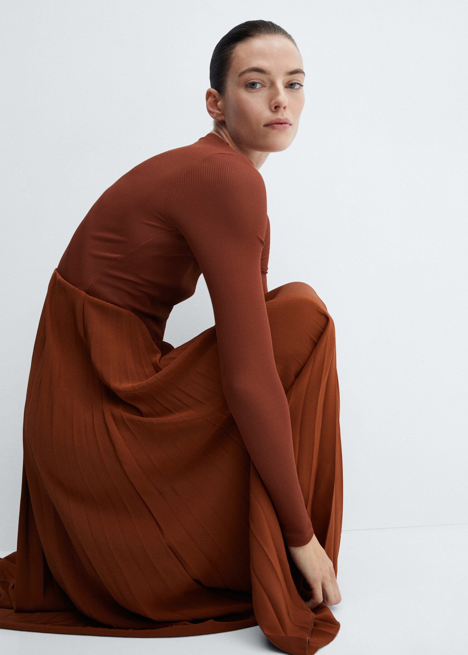 Pleated hem dress - Details of the article 2