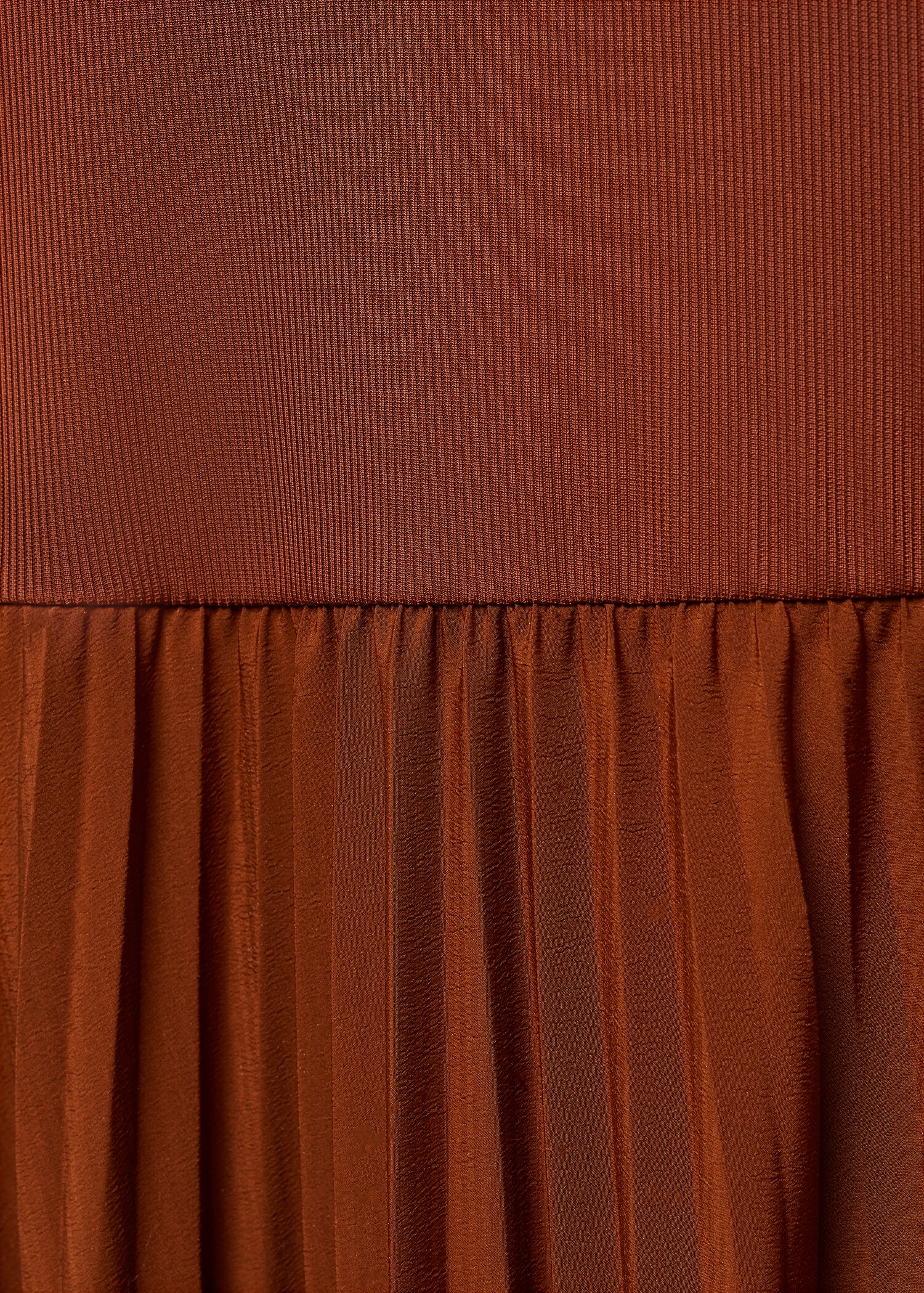 Pleated hem dress - Details of the article 8