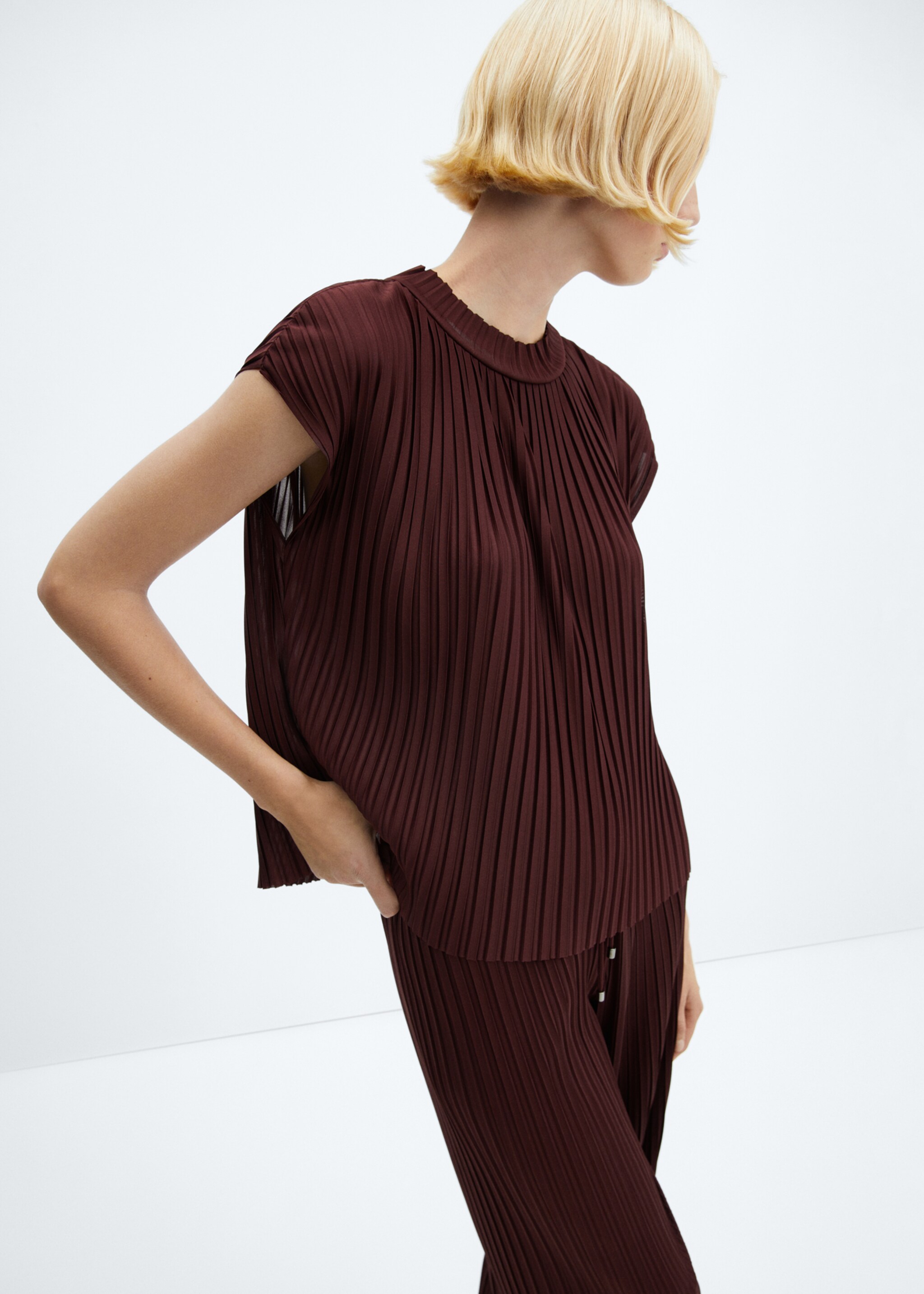Short-sleeved pleated t-shirt - Medium plane, Purple. Ref: 67070666-00.