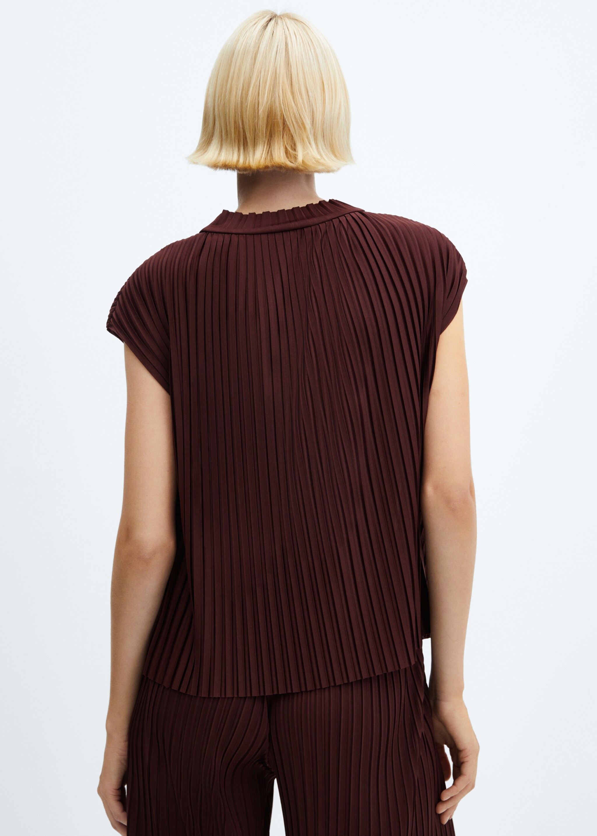 Short-sleeved pleated t-shirt - Reverse of the article, Purple. Ref: 67070666-00.