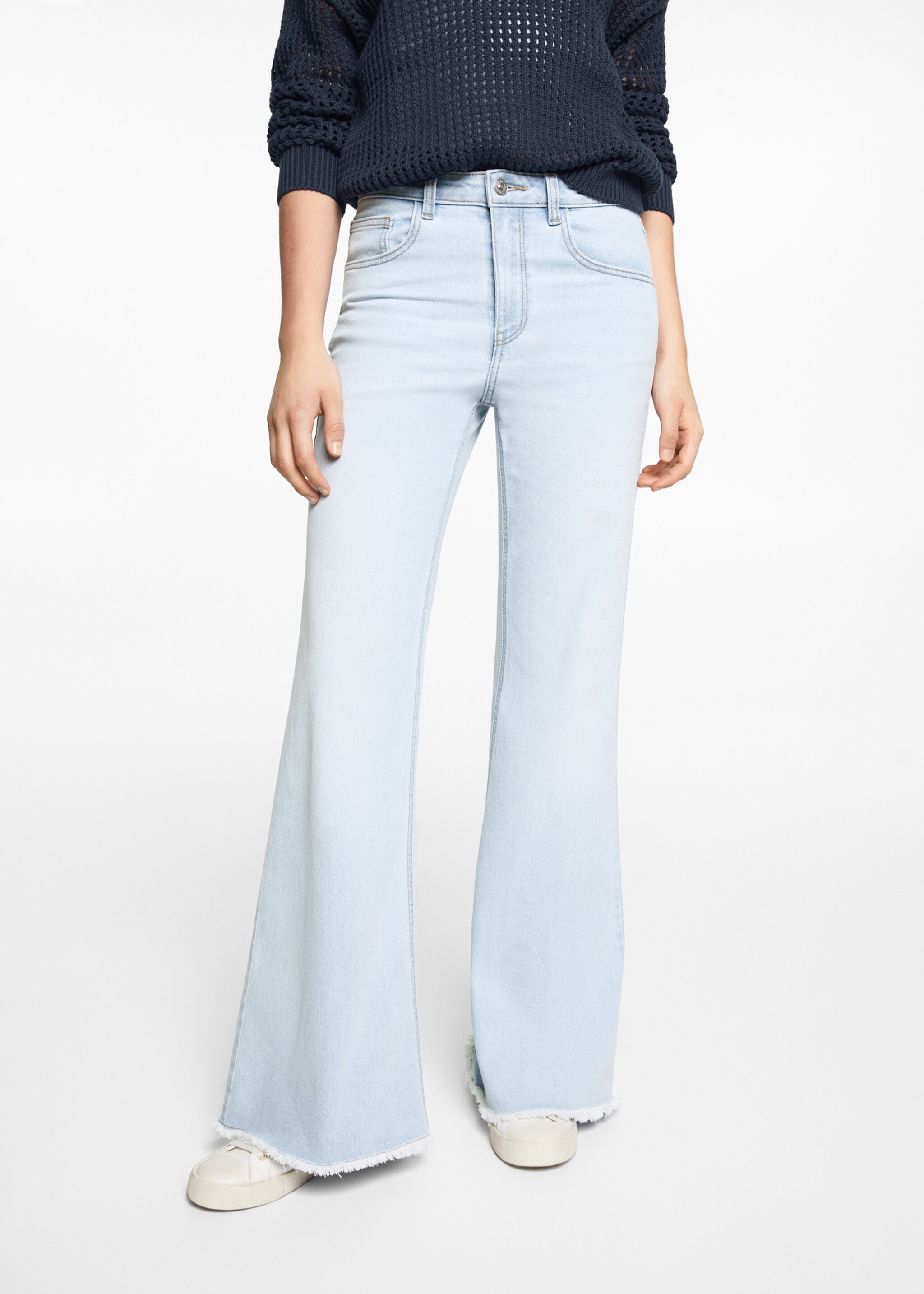 Mid-rise wideleg jeans - Detail van het artikel 6, Lichtblauw. Ref: 67070670-00.