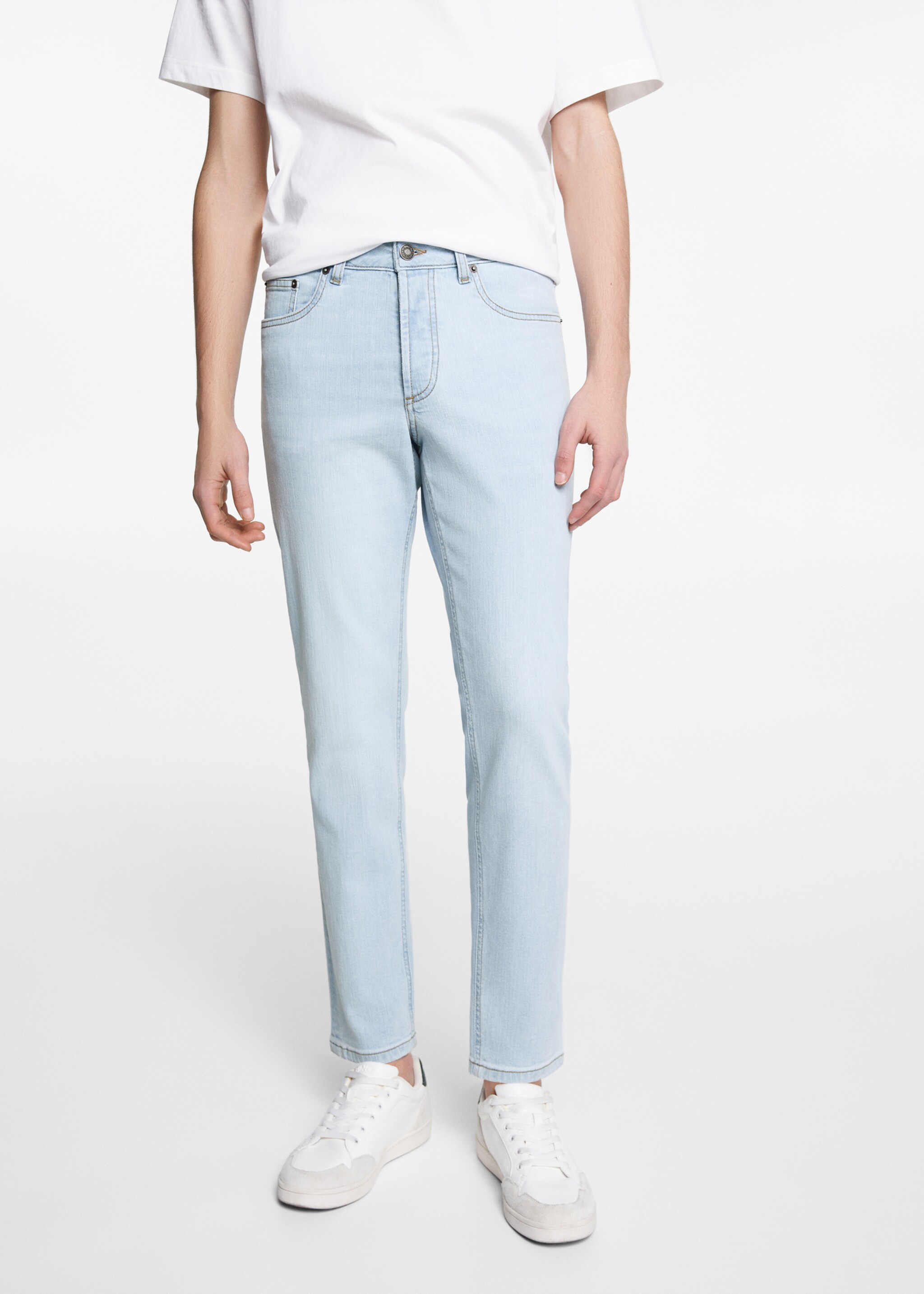 Jean slim boutons - Détail de l'article 6, Bleu clair. Ref: 67070678-00.