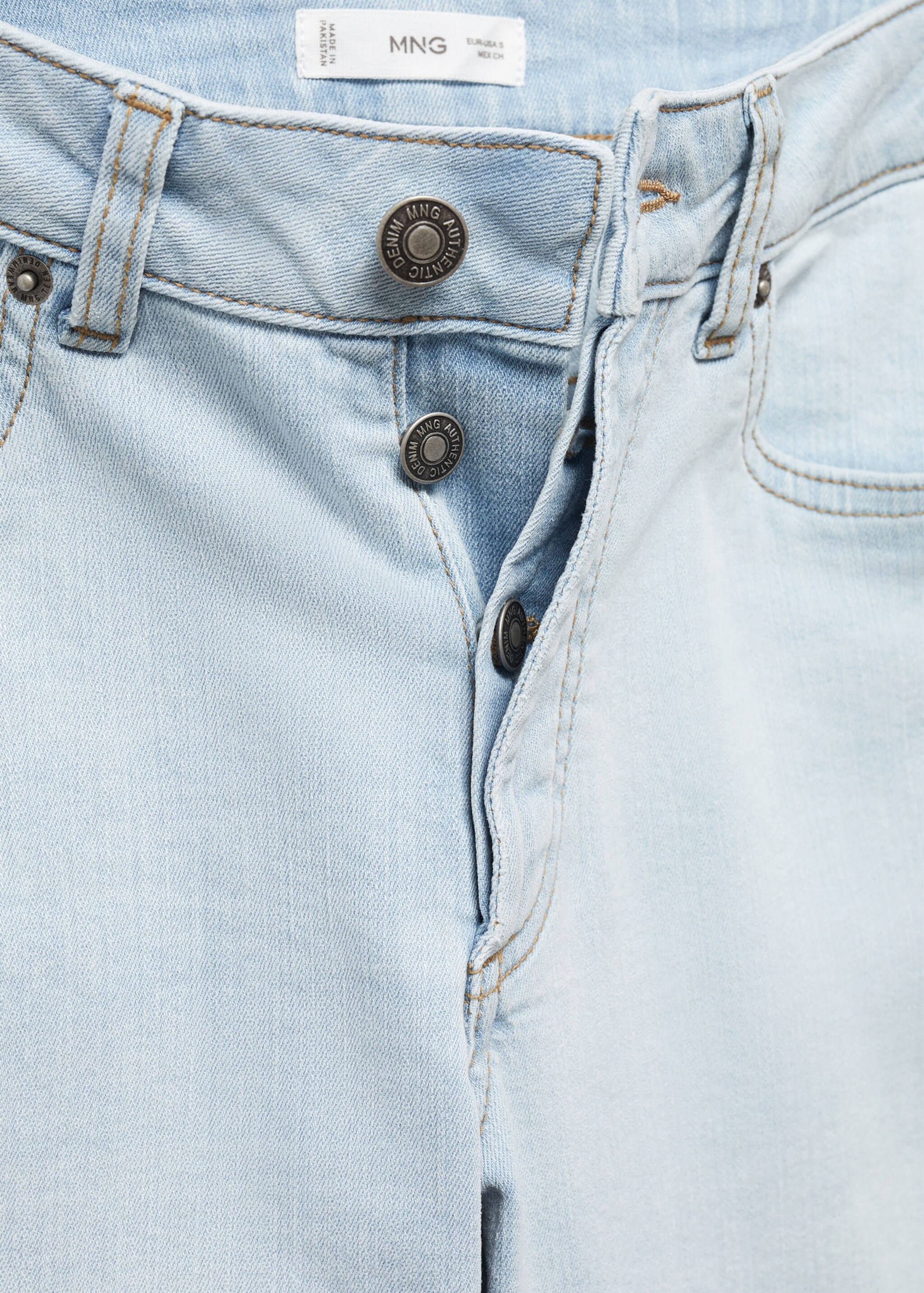 Jean slim boutons - Détail de l'article 8, Bleu clair. Ref: 67070678-00.