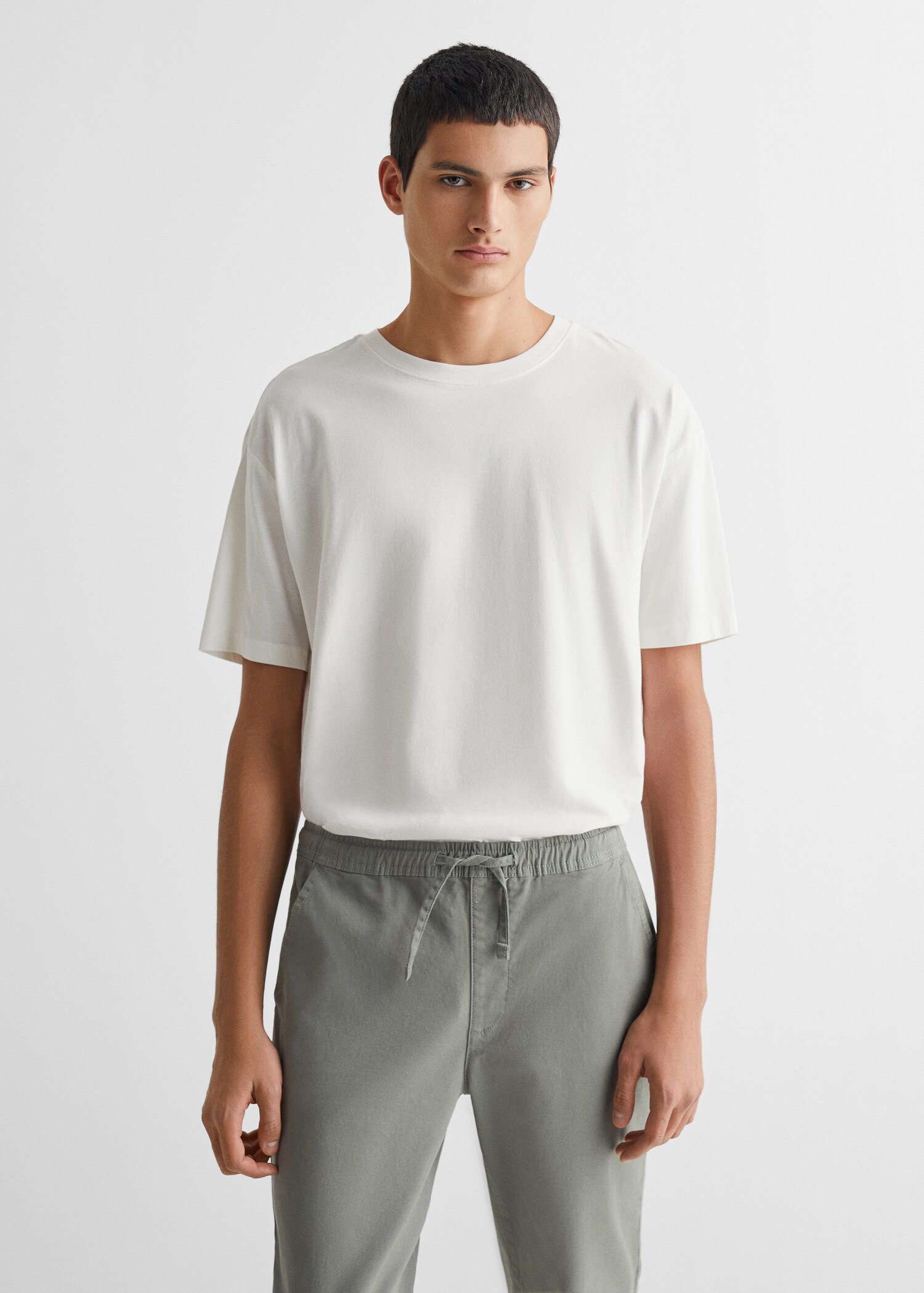 Pantalón recto cintura elástica - Plano medio