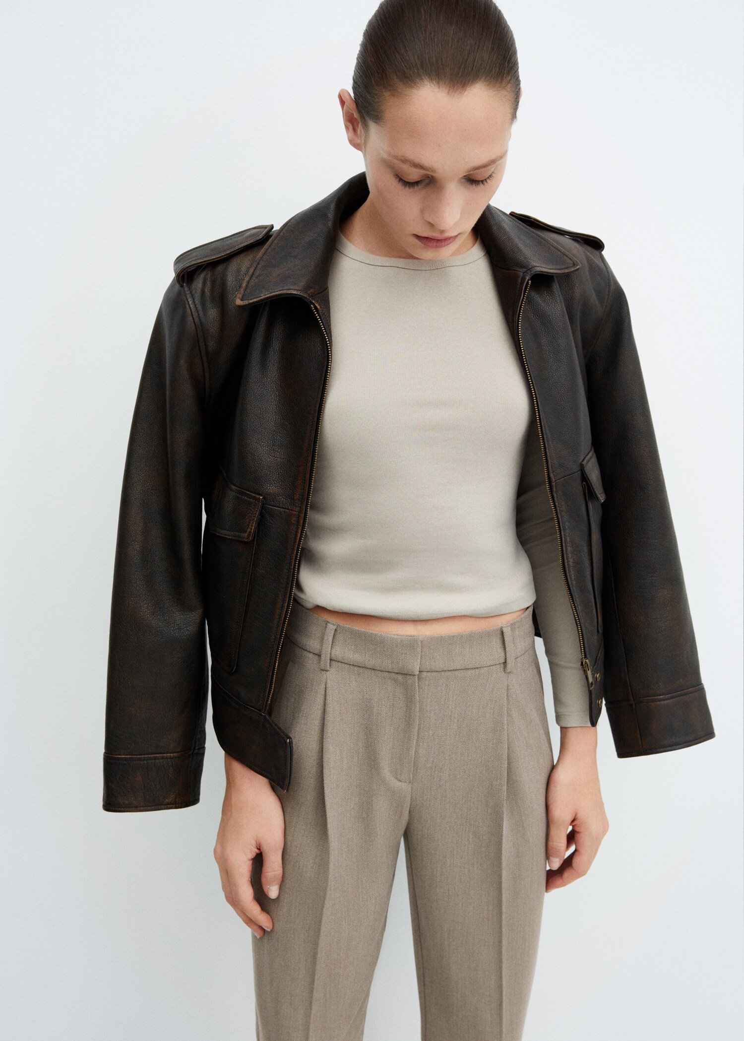 Straight-fit pleated trousers - Details of the article 6