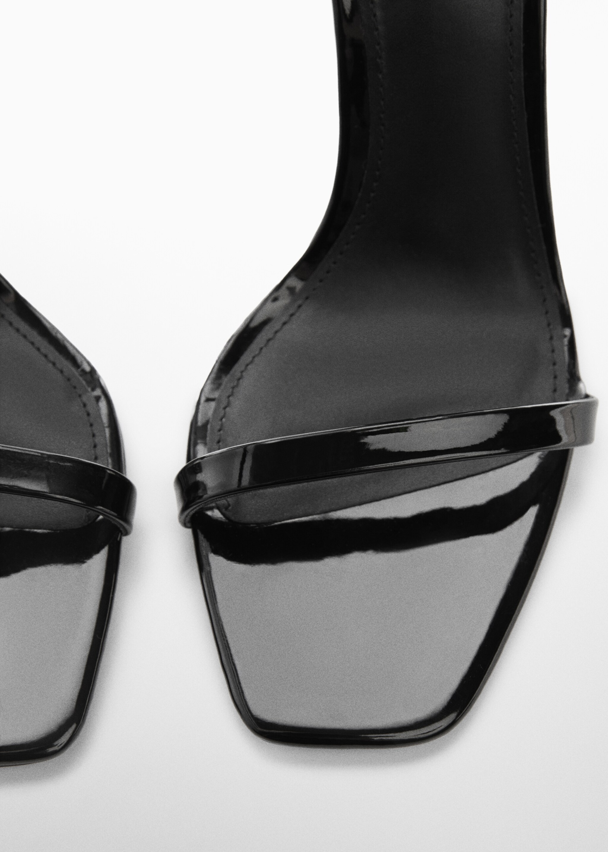 Patent leather effect heeled sandal - Details of the article 2, Black. Ref: 67072010-00.