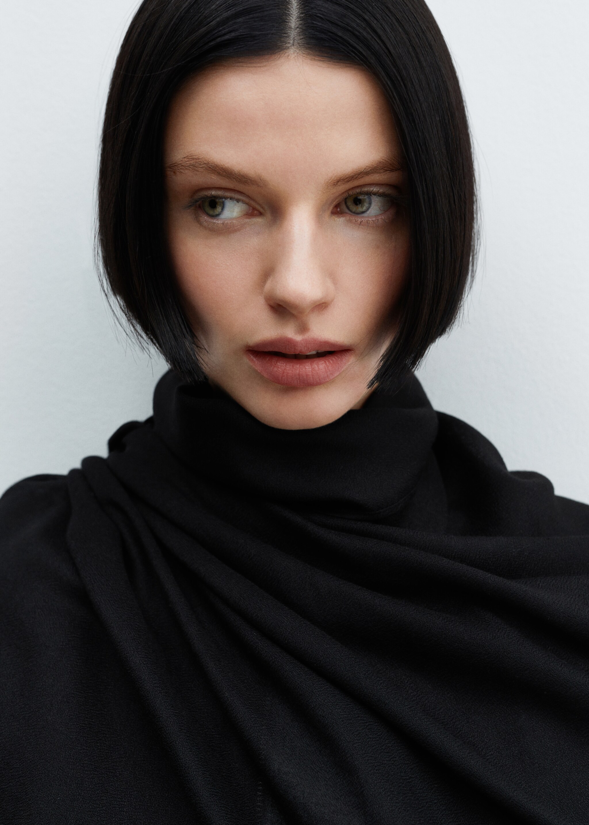 Flowy scarf - Details of the article 9