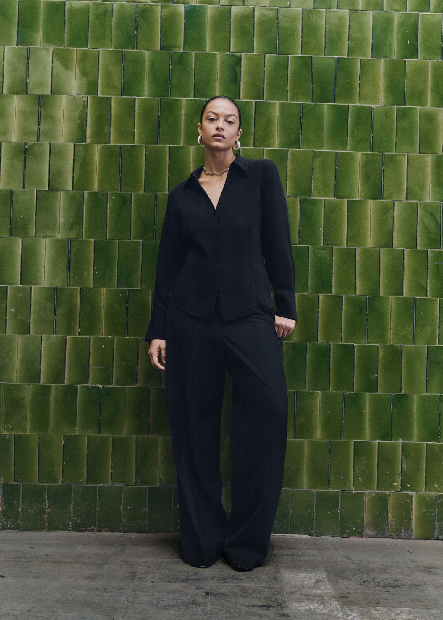Flowy shirt with seam detail - Details of the article 7