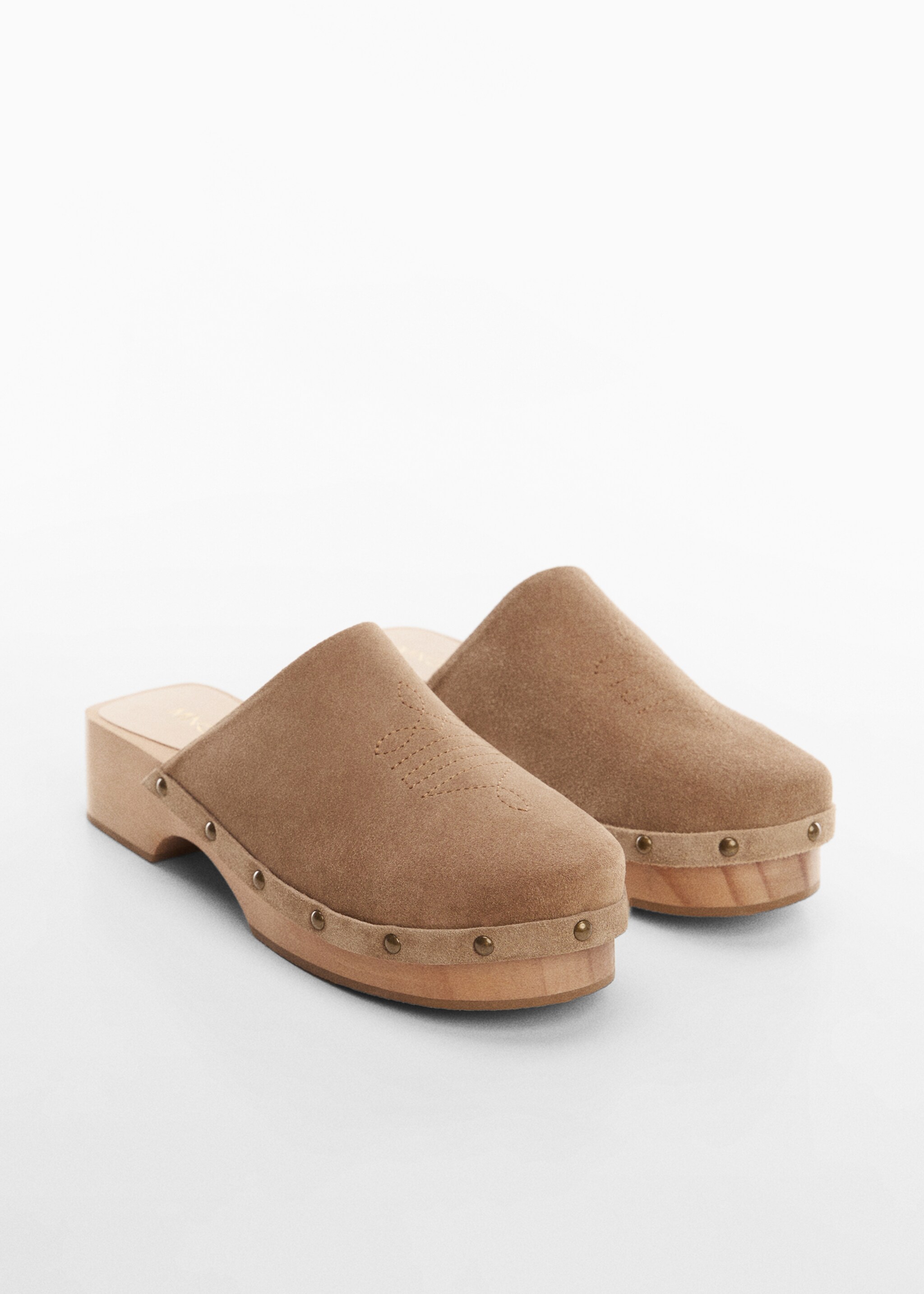 Sabots cloutés cuir - Plan moyen