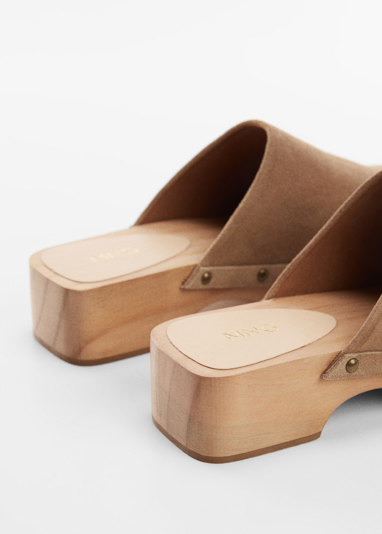 Leder-Clogs mit Nieten - Detail des Artikels 1