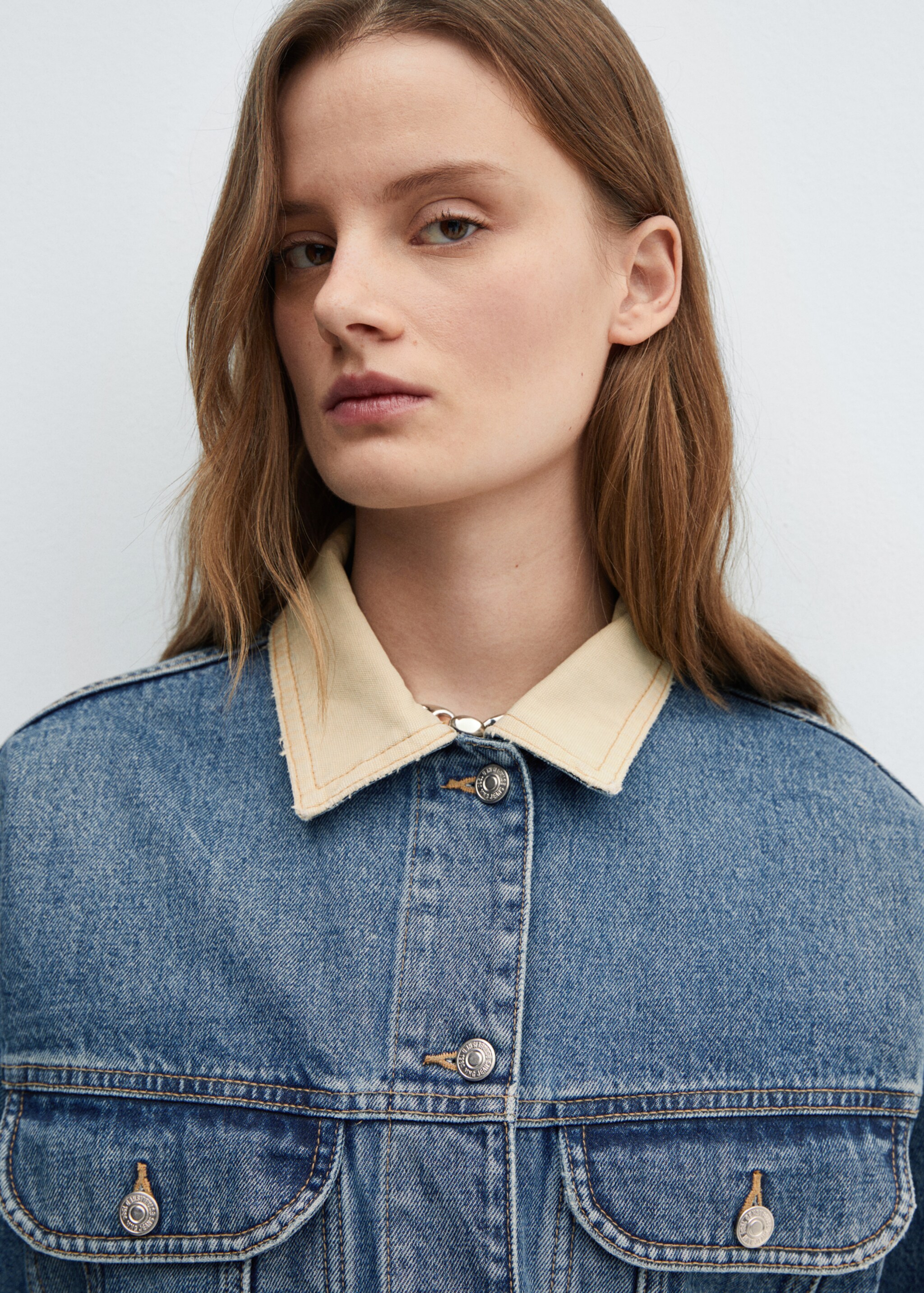 Contrast denim jacket - Details of the article 1, Medium Blue. Ref: 67074021-00.