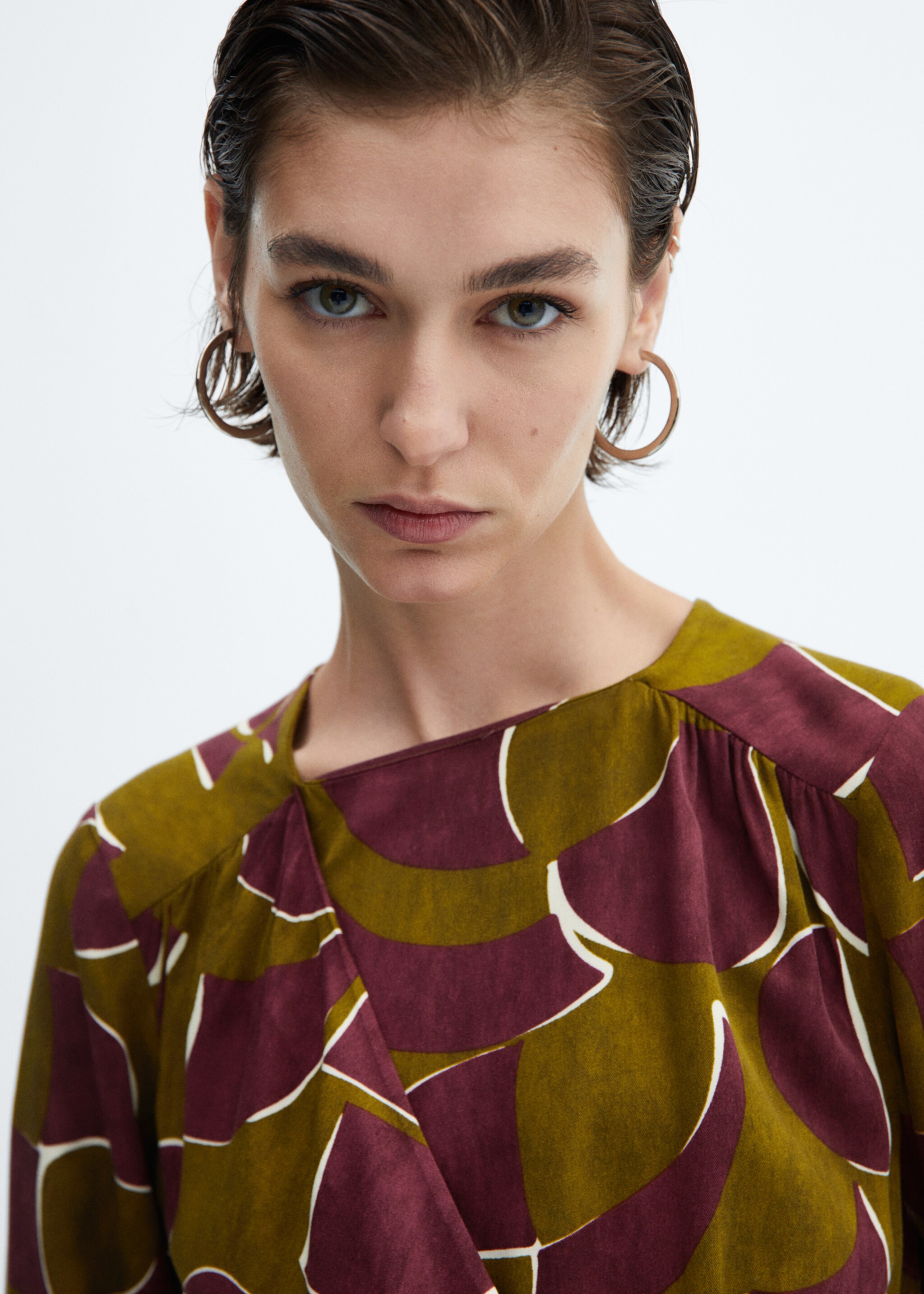 Knotted wrap dress - Details of the article 1, Burgundy. Ref: 67074031-00.