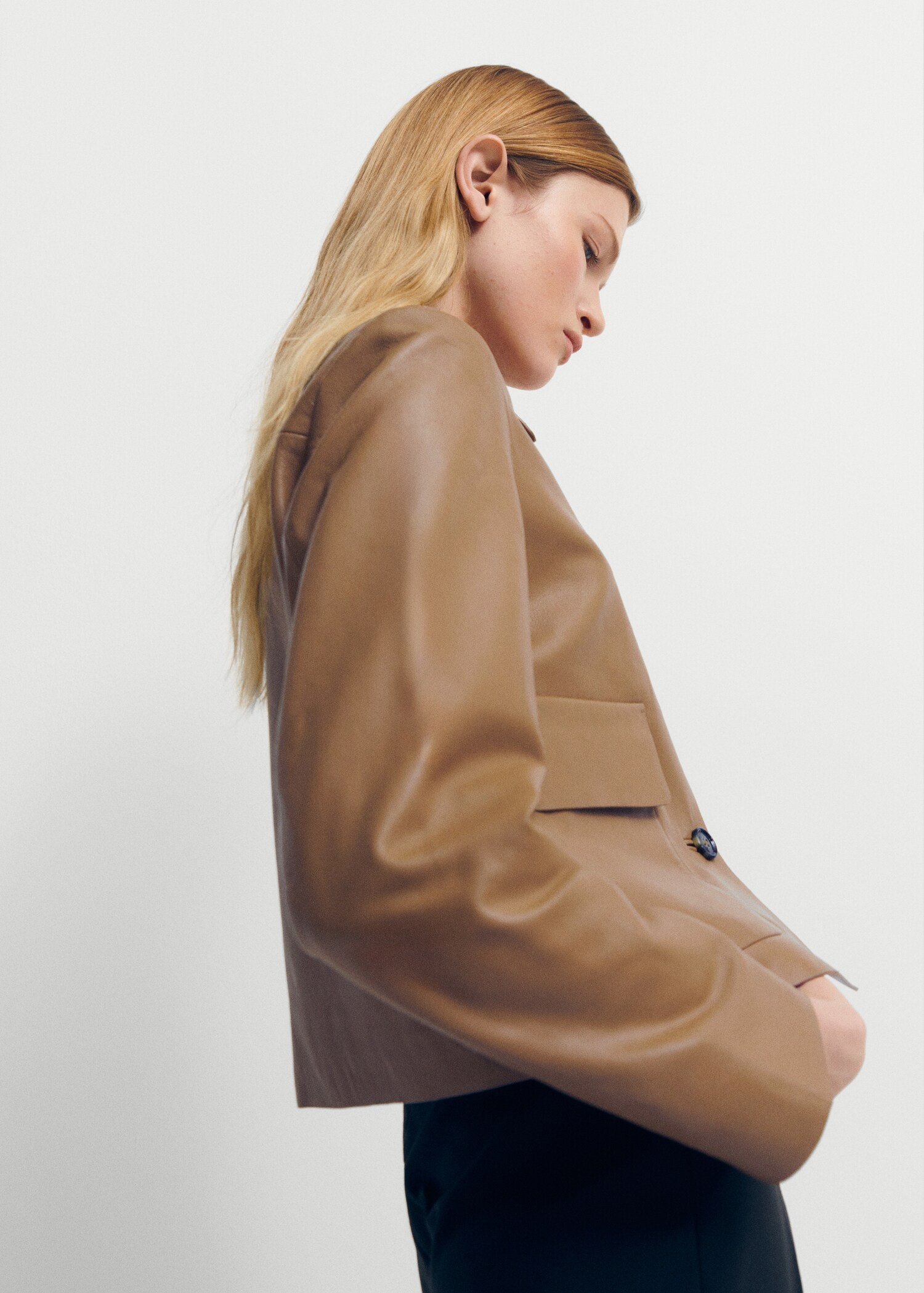 100% leather jacket with buttons - Details of the article 2