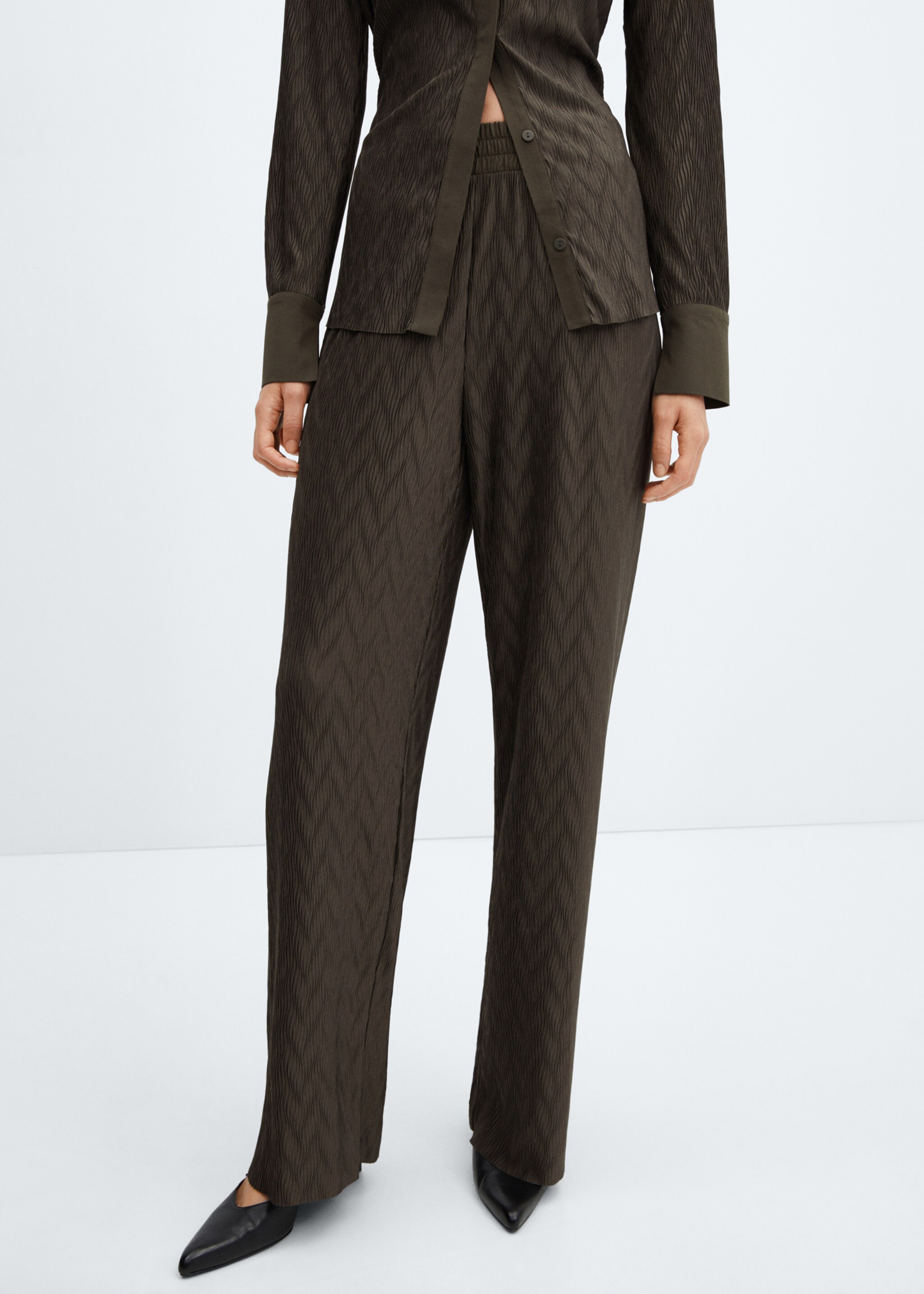 Pantalon wideleg texturé - Plan moyen