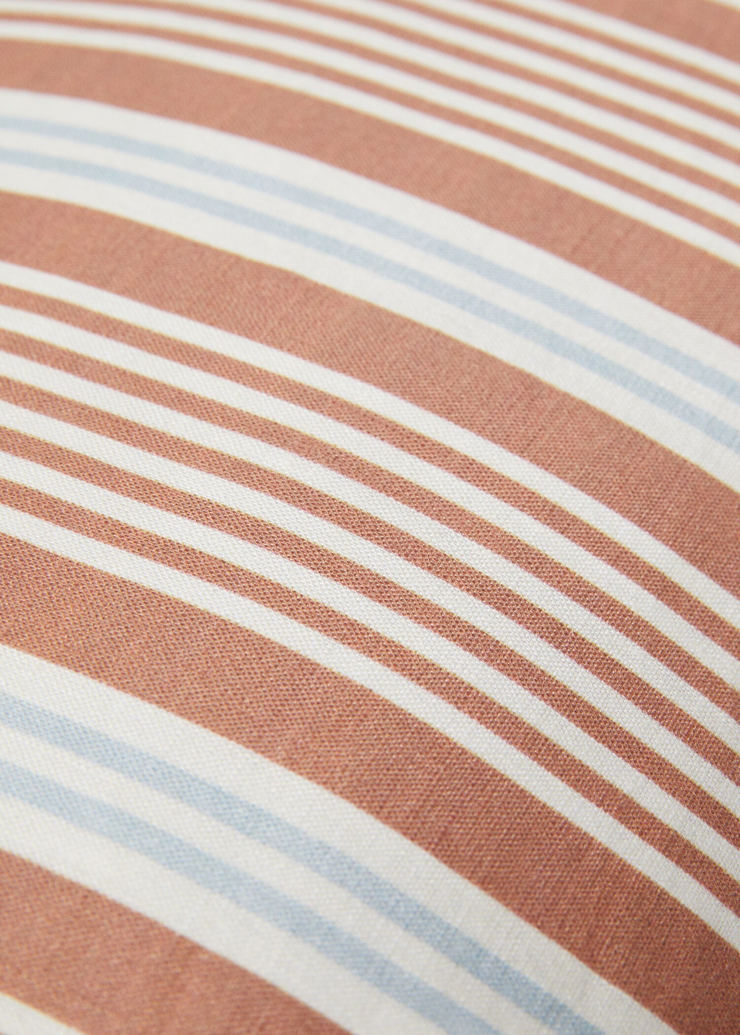 Randigt kuddfordral i linne 30x50 cm - Detaljer om artikeln 3