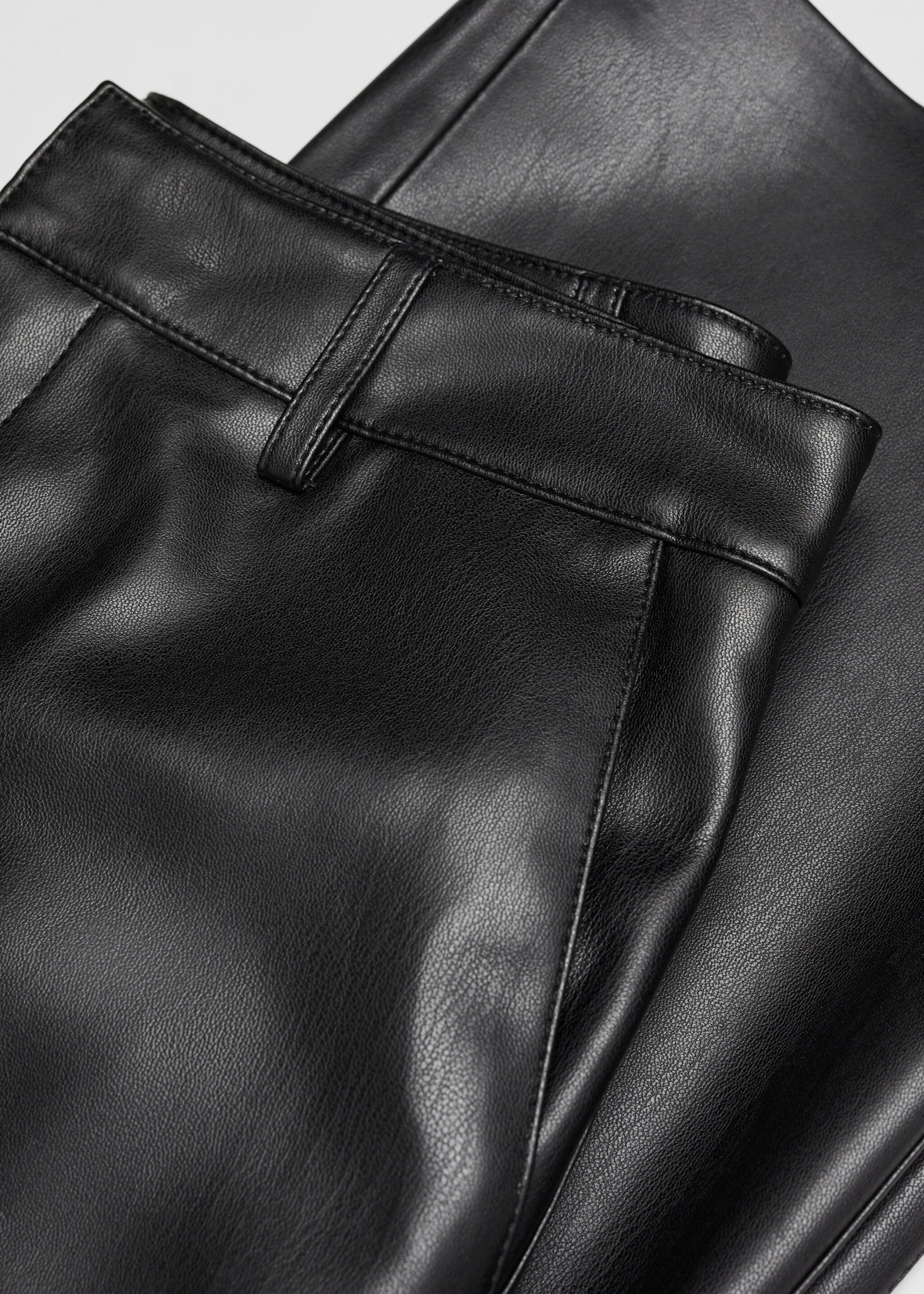 High-waist broek met leereffect - Detail van het artikel 8