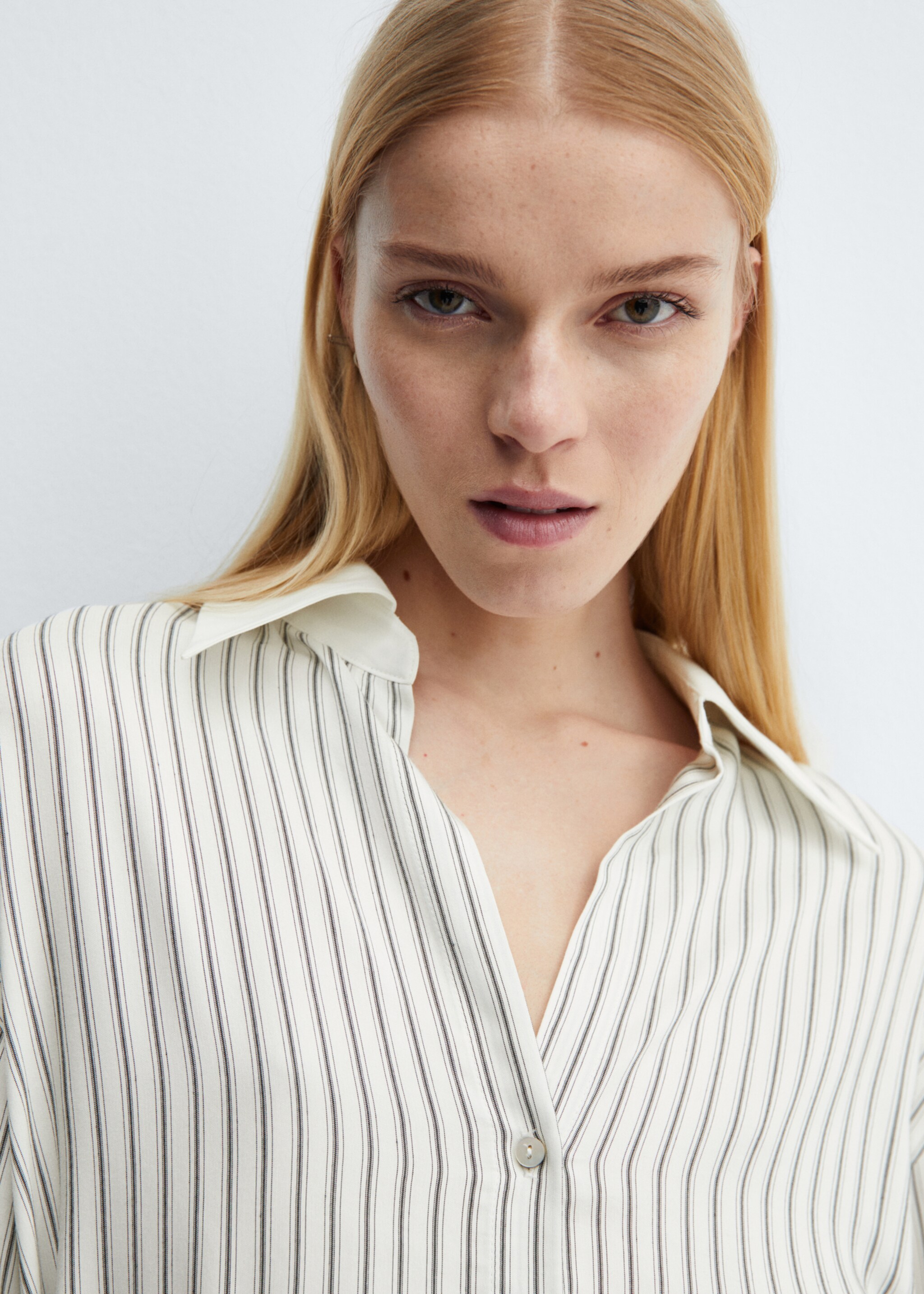 Striped bow blouse - Details of the article 1