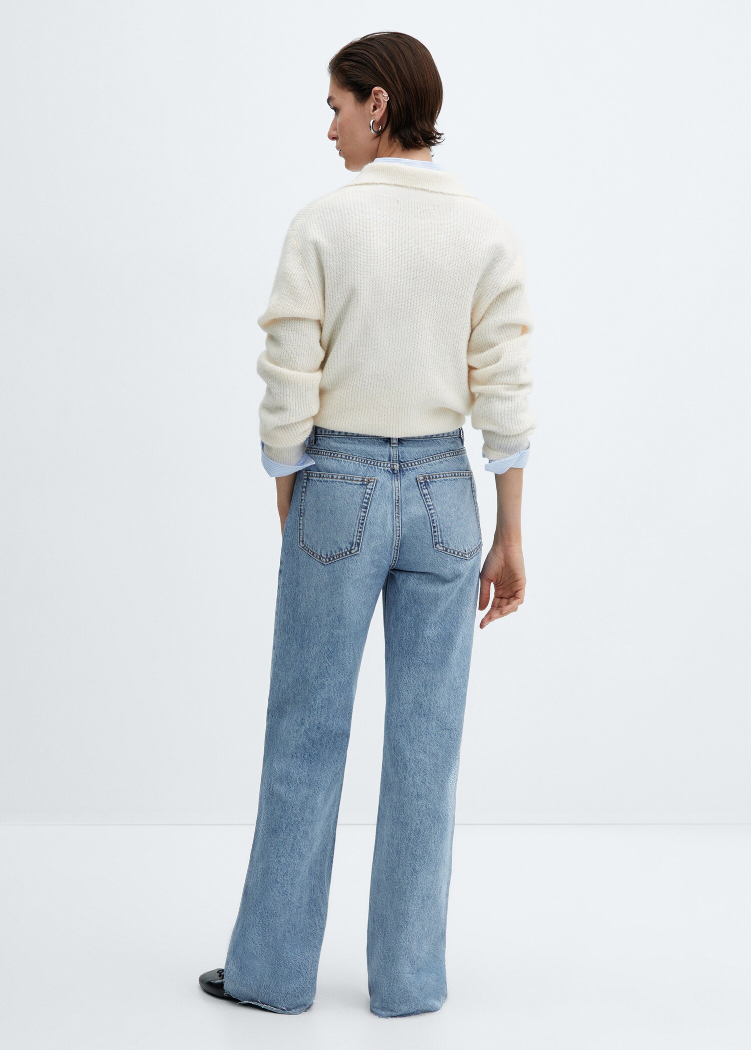 Wideleg-Jeans mit mittlerer Bundhöhe - Rückseite des Artikels