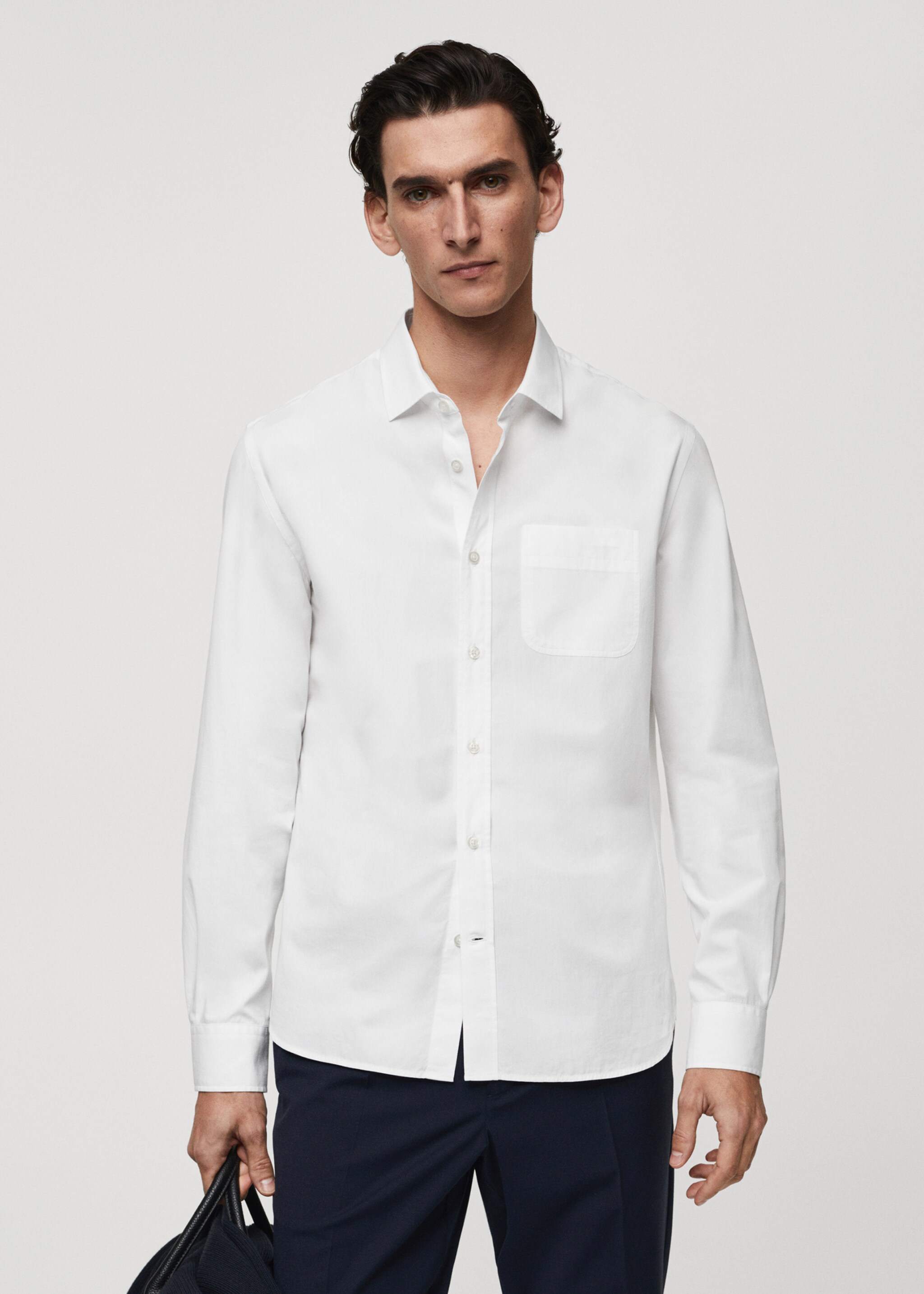 Camisa popelín bolsillo - Plano medio