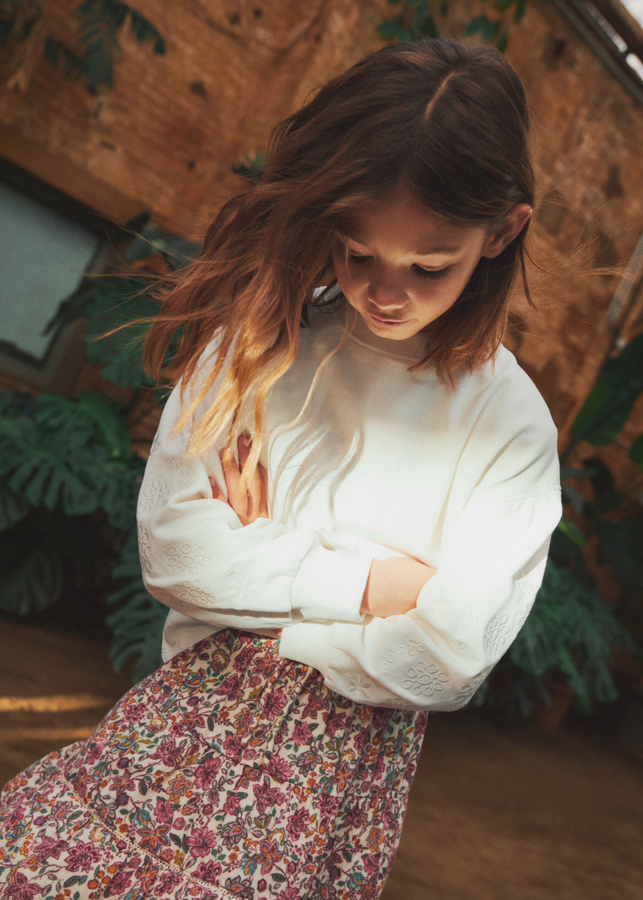 Embroidered sleeve sweatshirt - Details of the article 5