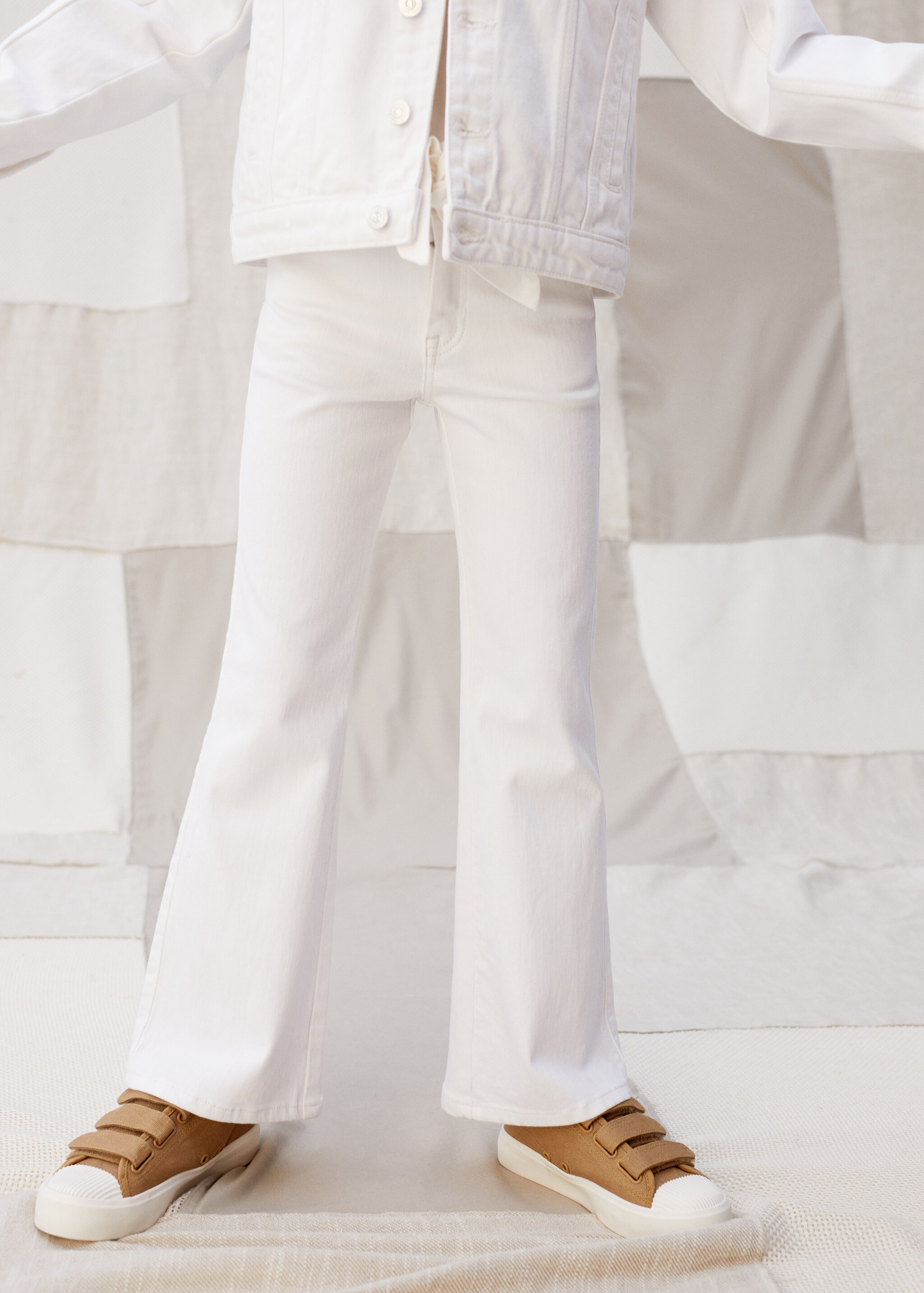 Flared jeans - Details of the article 1