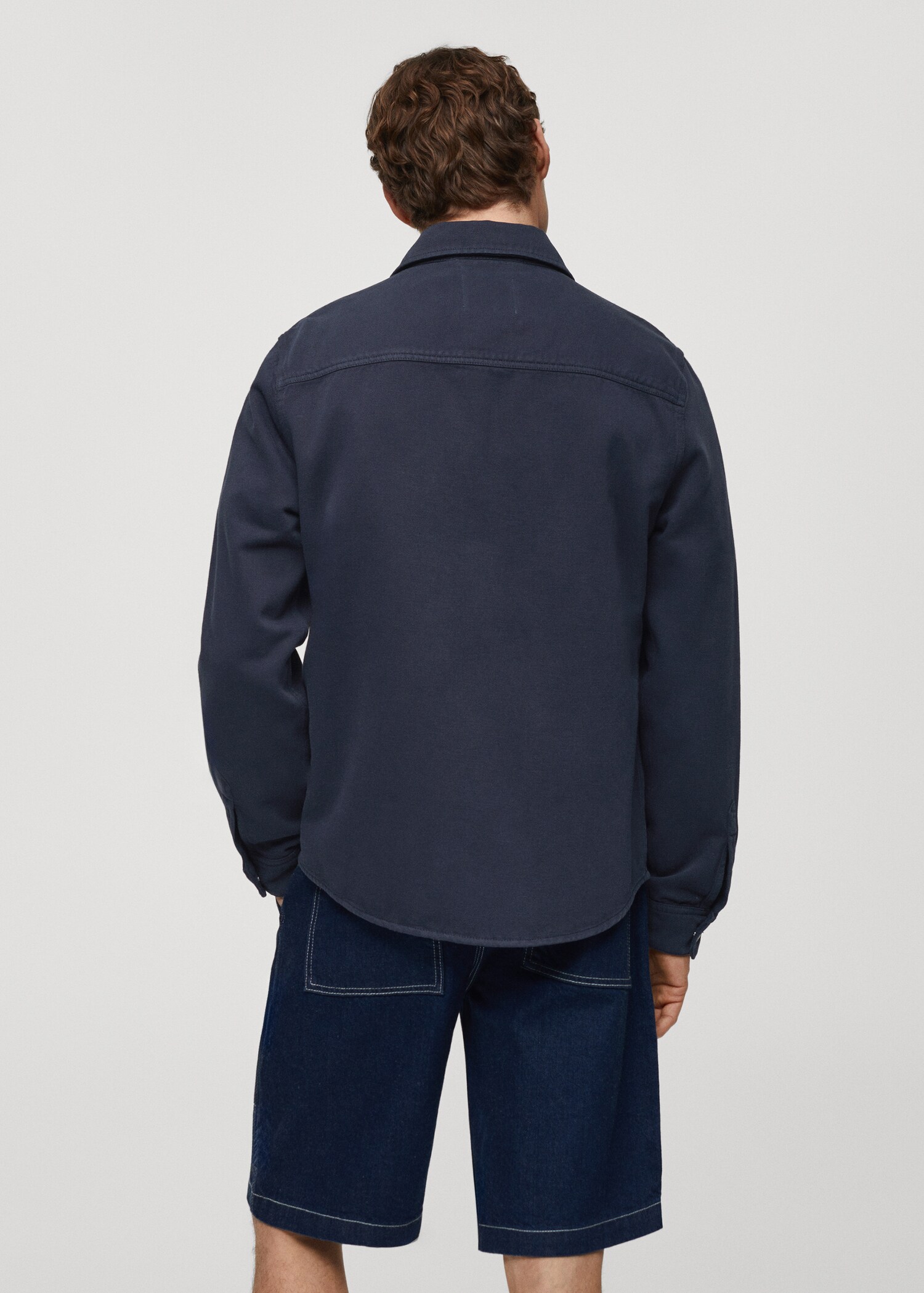 Regular-Fit-Overshirt aus Baumwolle mit Leinen - Rückseite des Artikels