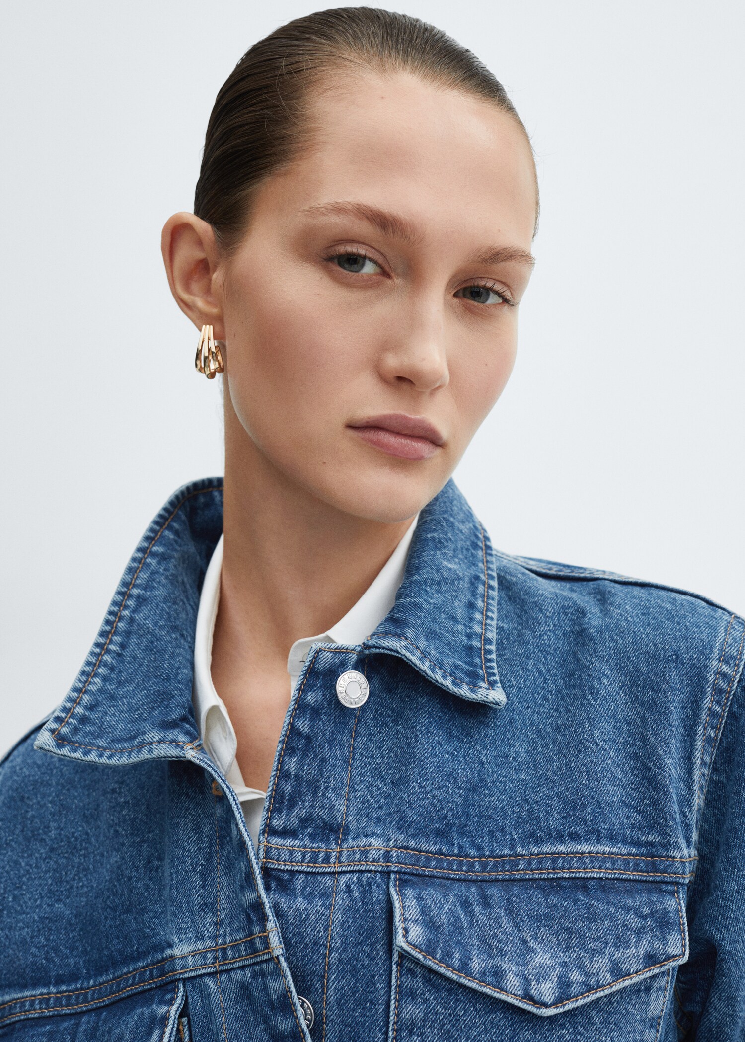 Denim jacket with belt - Details of the article 1