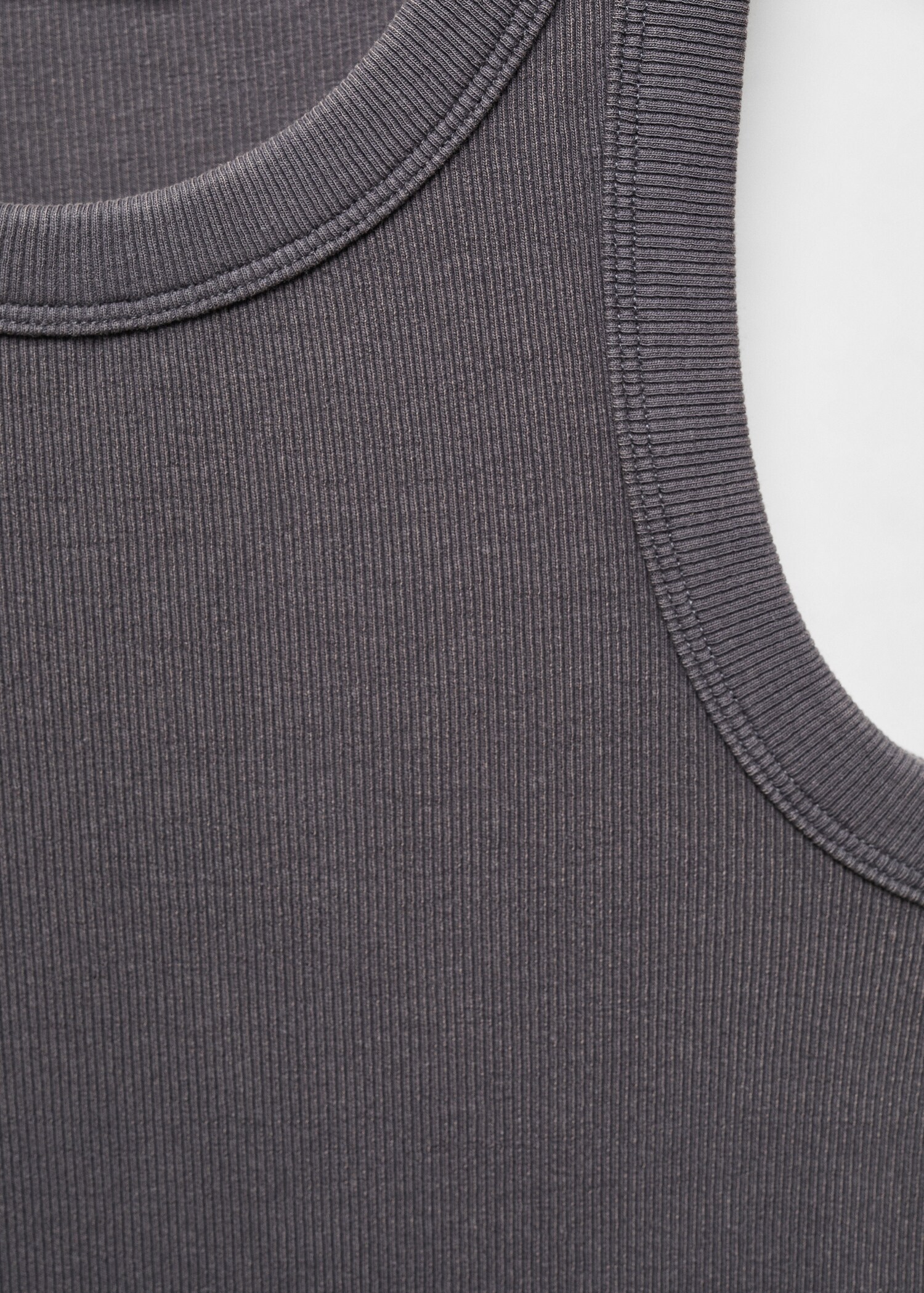 Eng anliegendes Midi-Kleid - Detail des Artikels 8