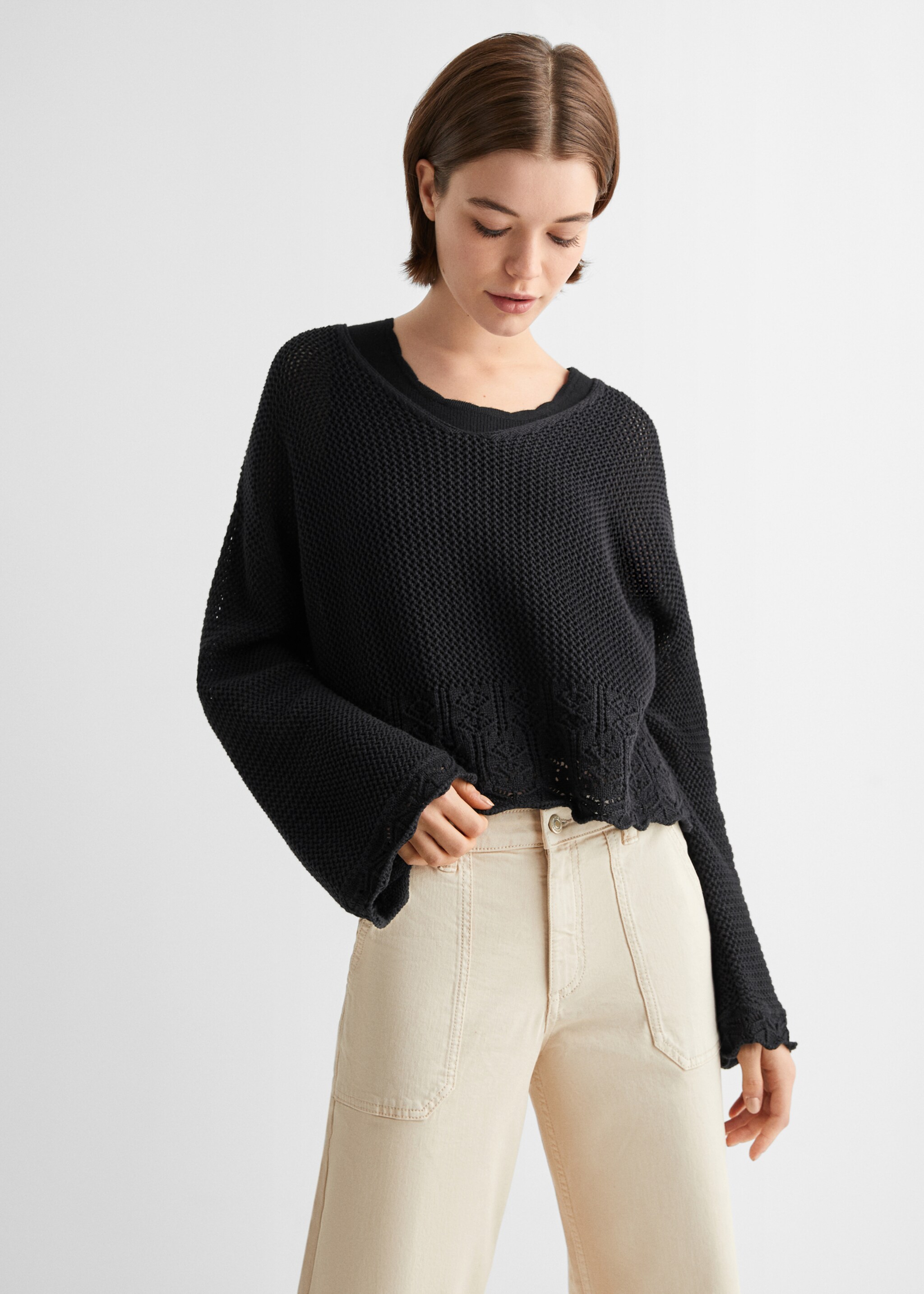 V-neck openwork knitted sweater - Medium plane, Black. Ref: 67075146-00.