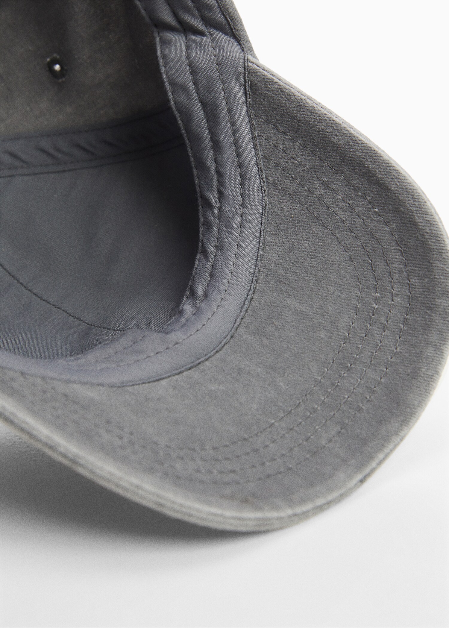 Cap mit Stick-Detail - Detail des Artikels 2