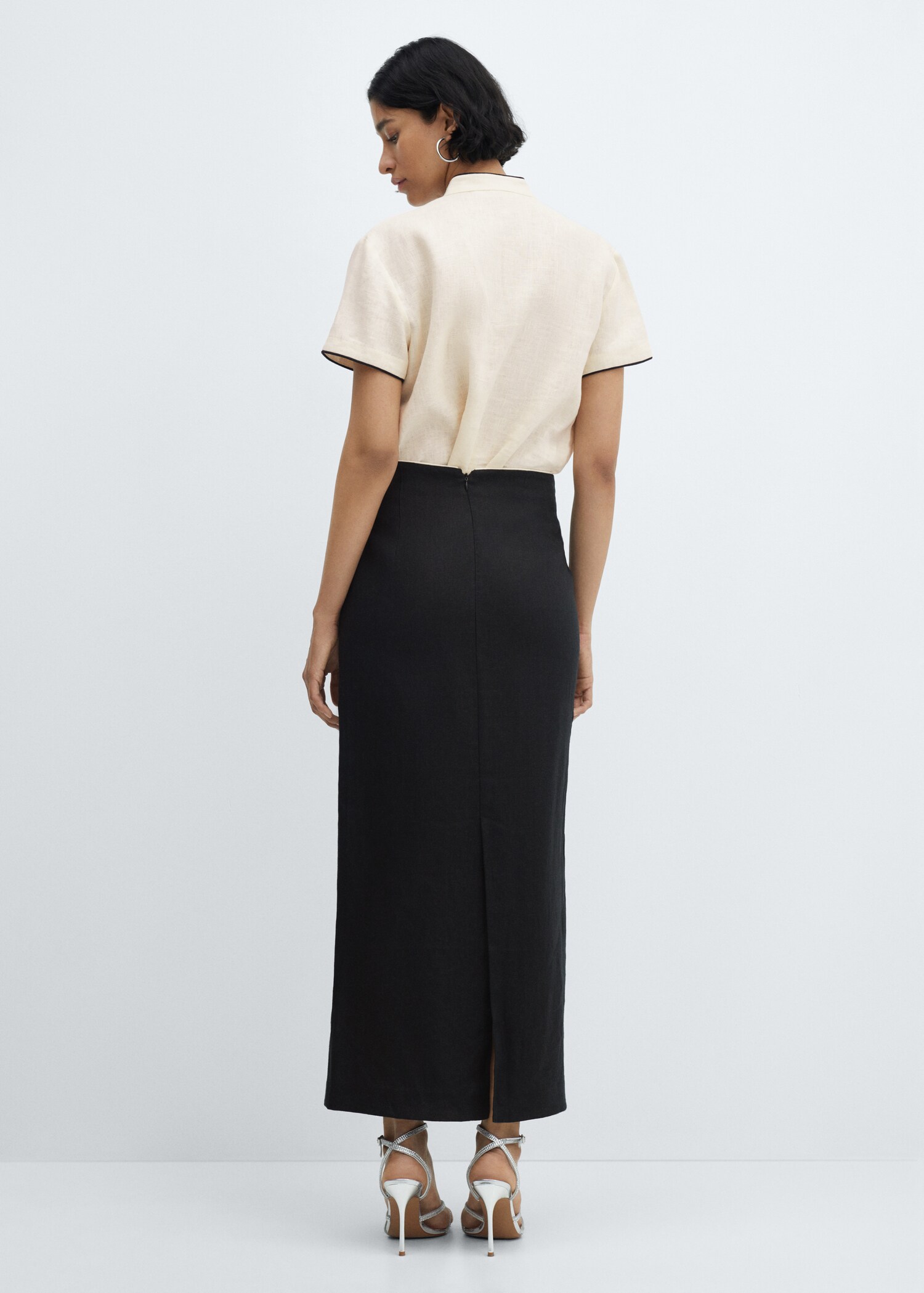 Linen skirt with slit - Reverse of the article
