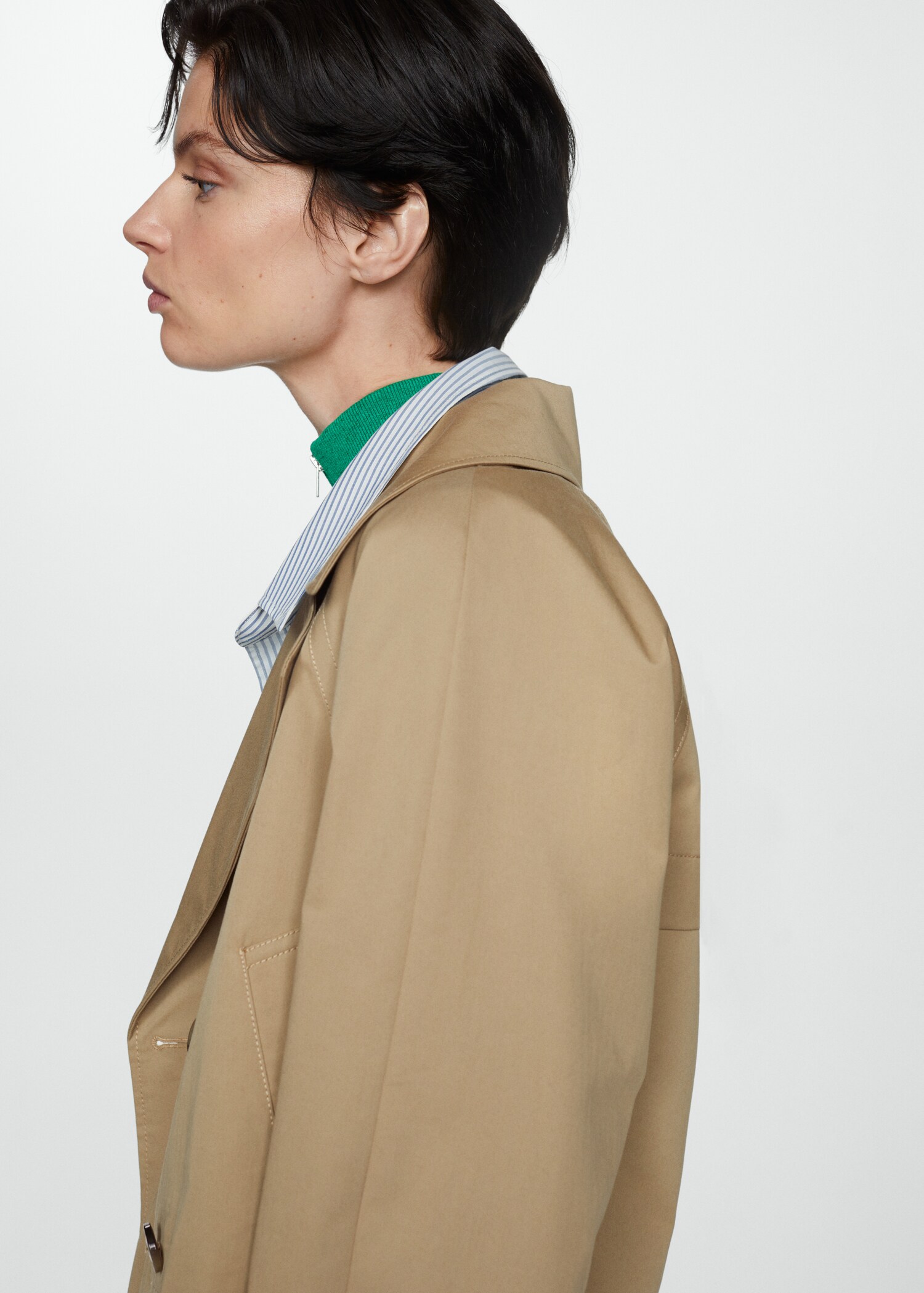 Cropped trench coat with lapels - Details of the article 1