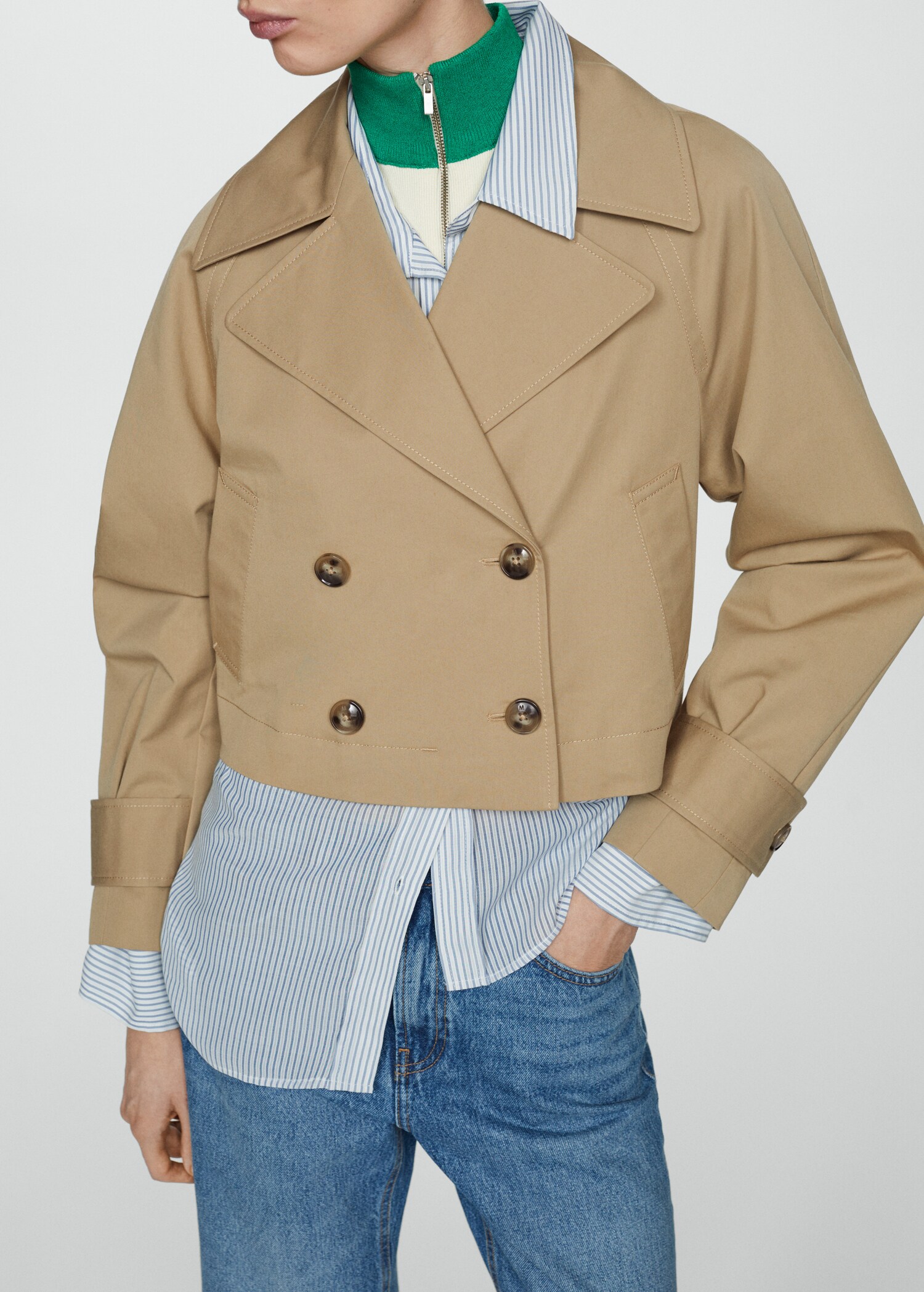 Cropped trench coat with lapels - Details of the article 6
