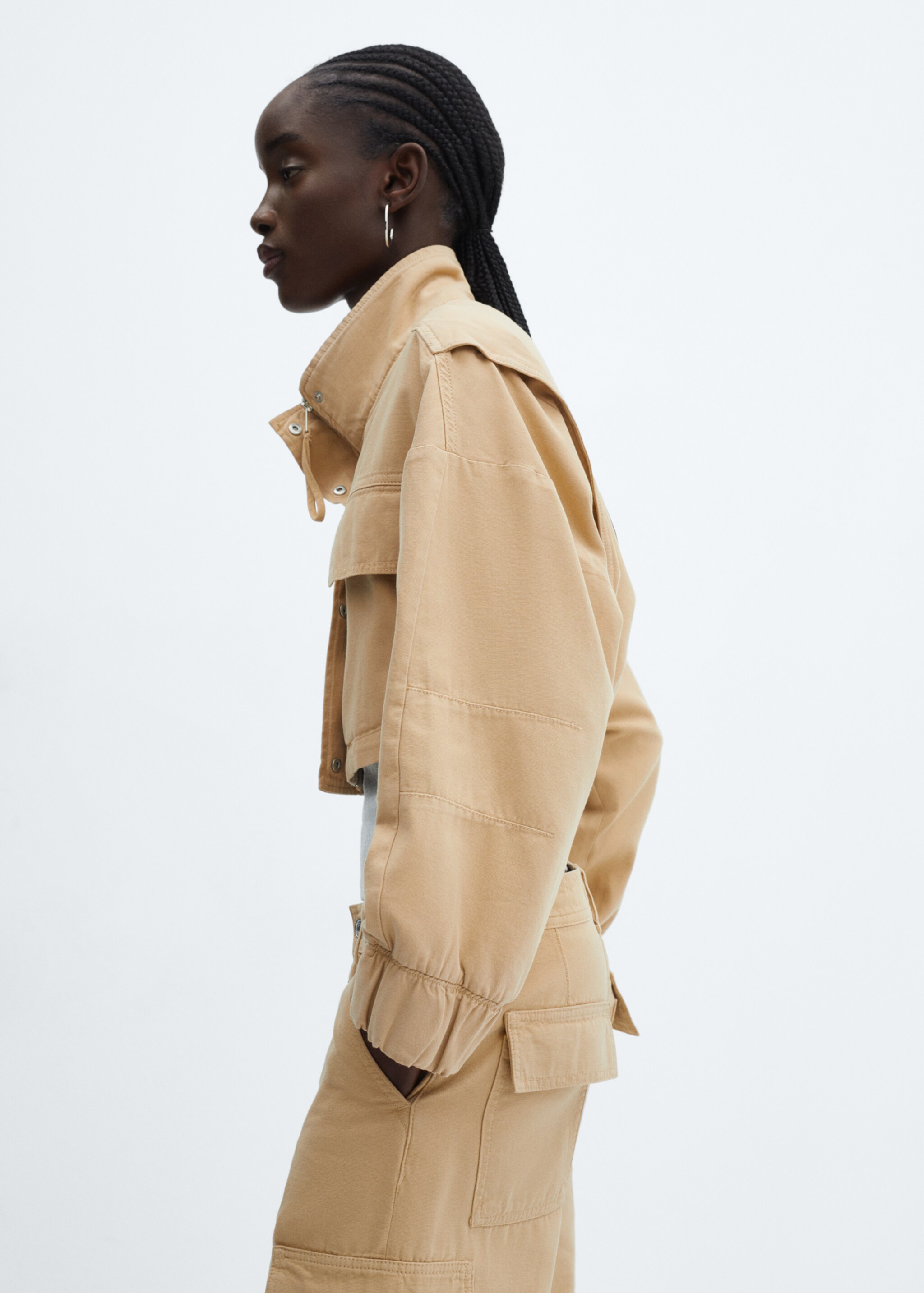 Cropped jacket with pockets - Details of the article 1