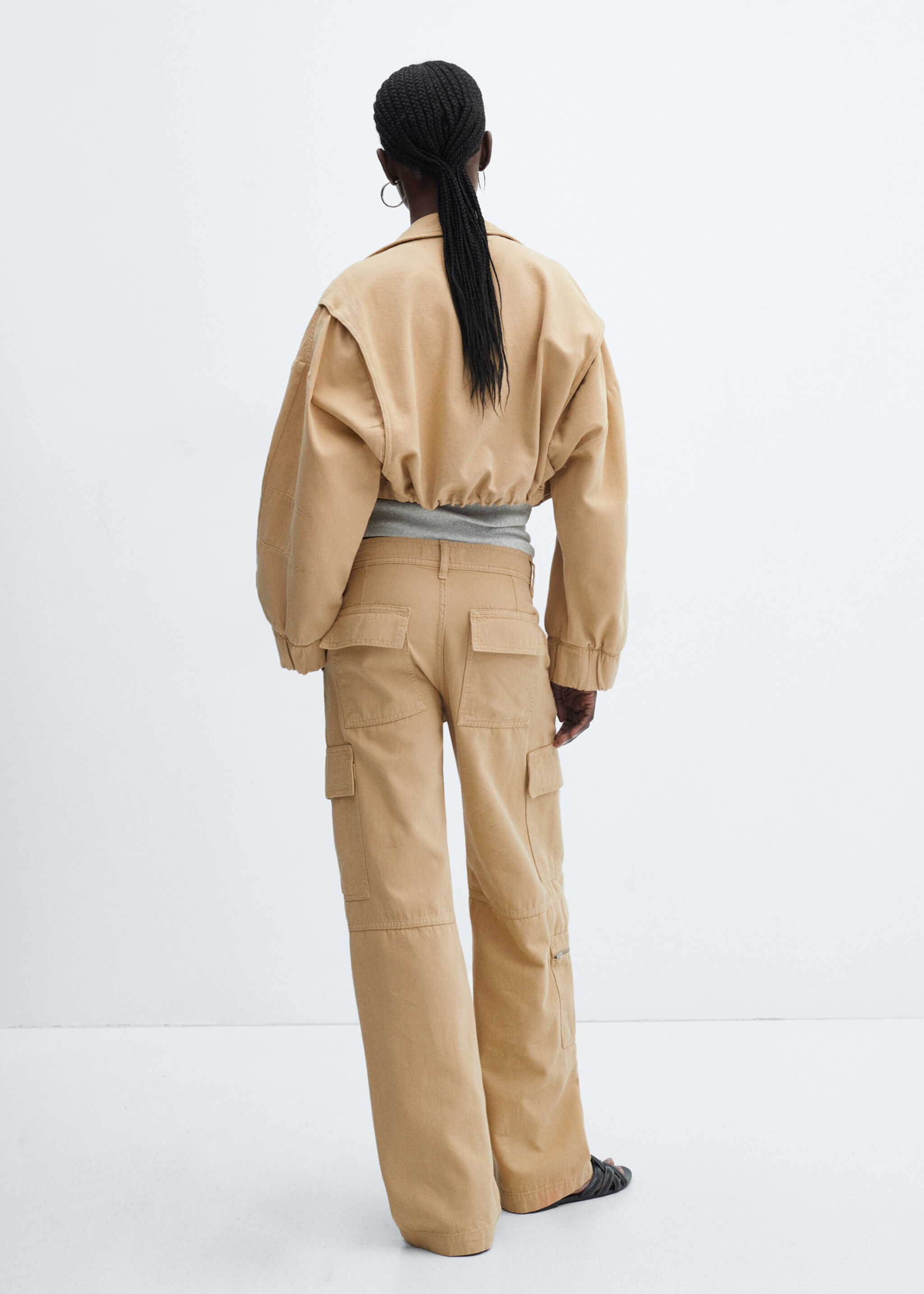 Cropped jacket with pockets - Reverse of the article