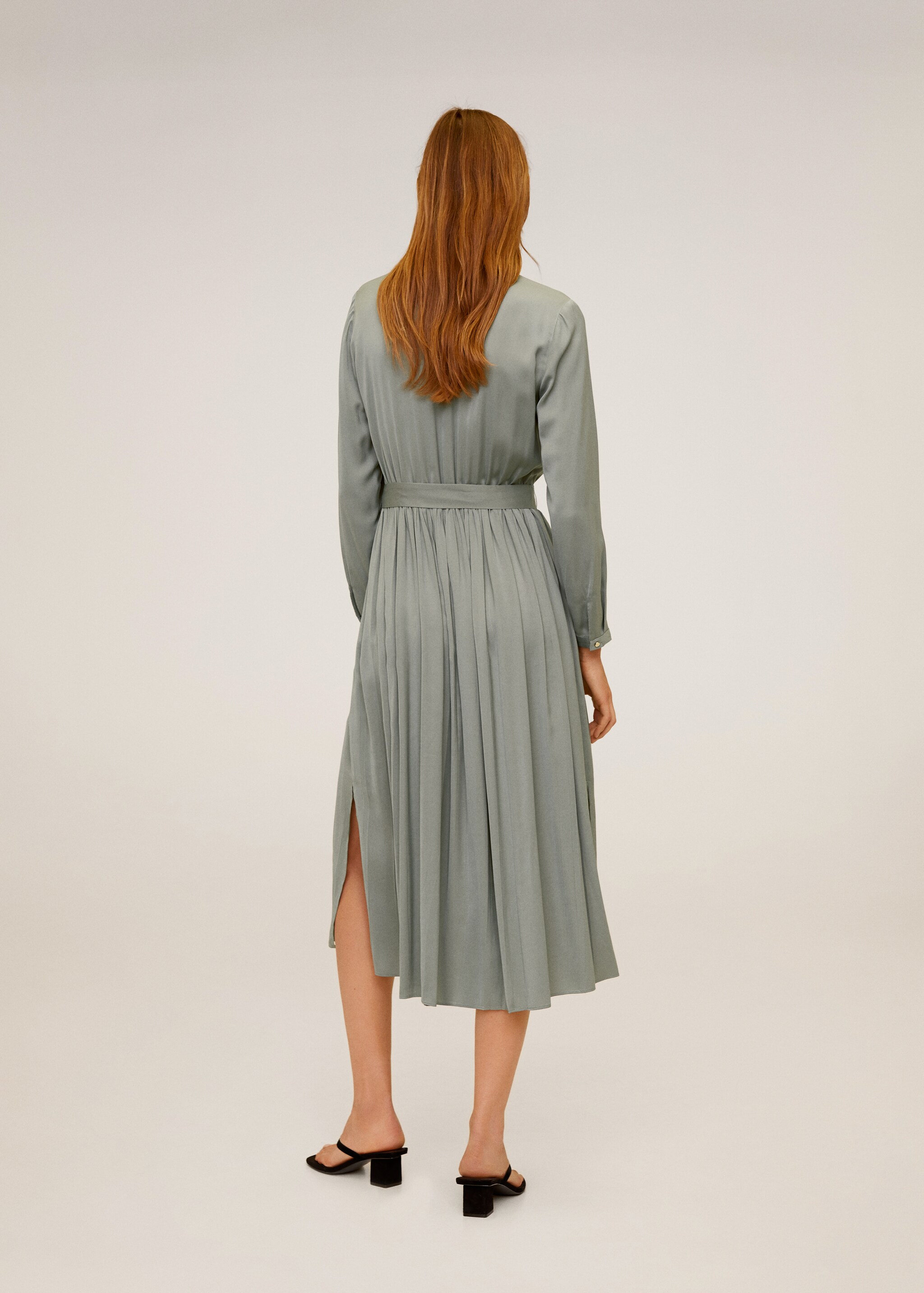 Vestido camisero satinado - Reverso del artículo