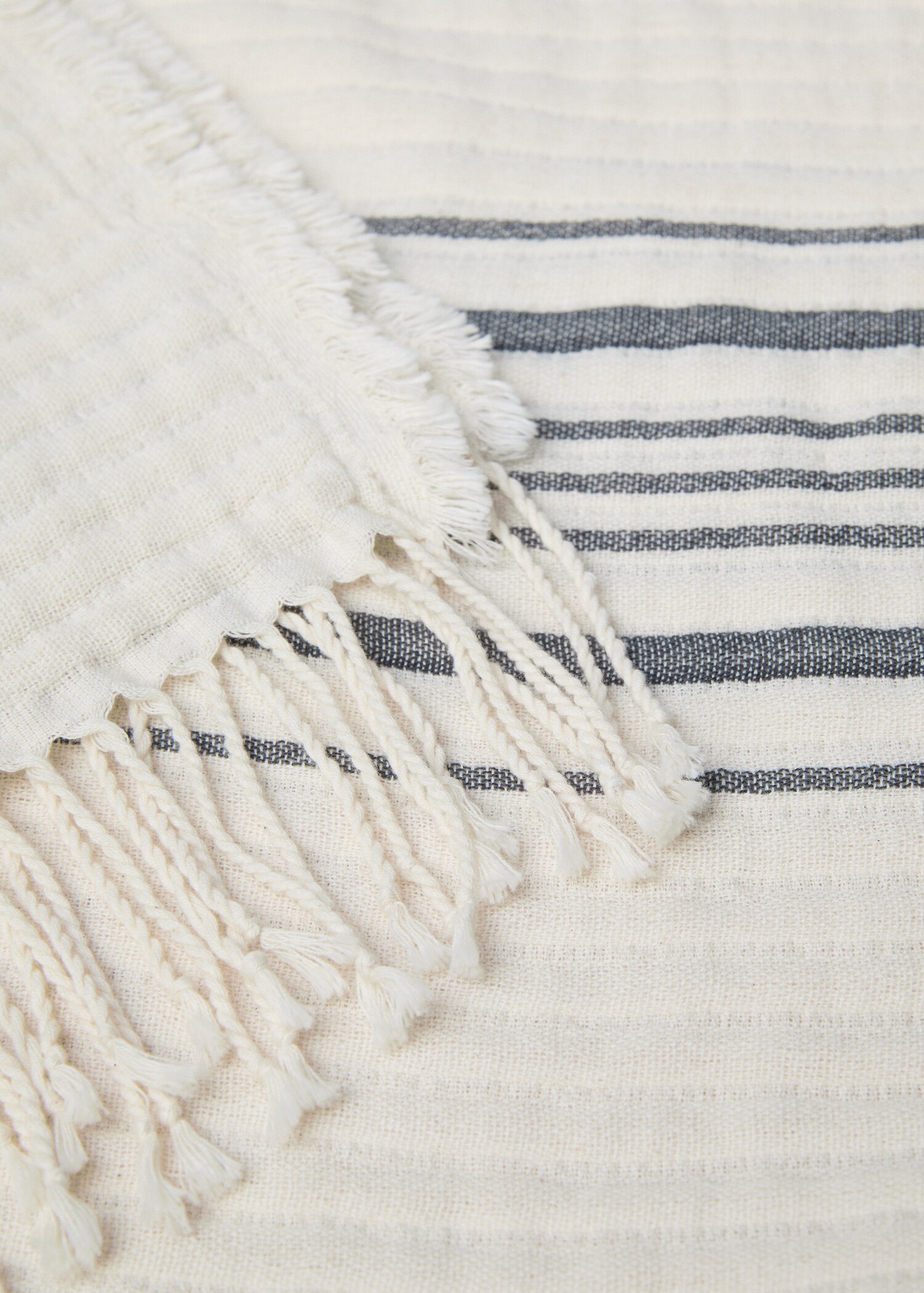 Striped cotton blanket - Details of the article 2