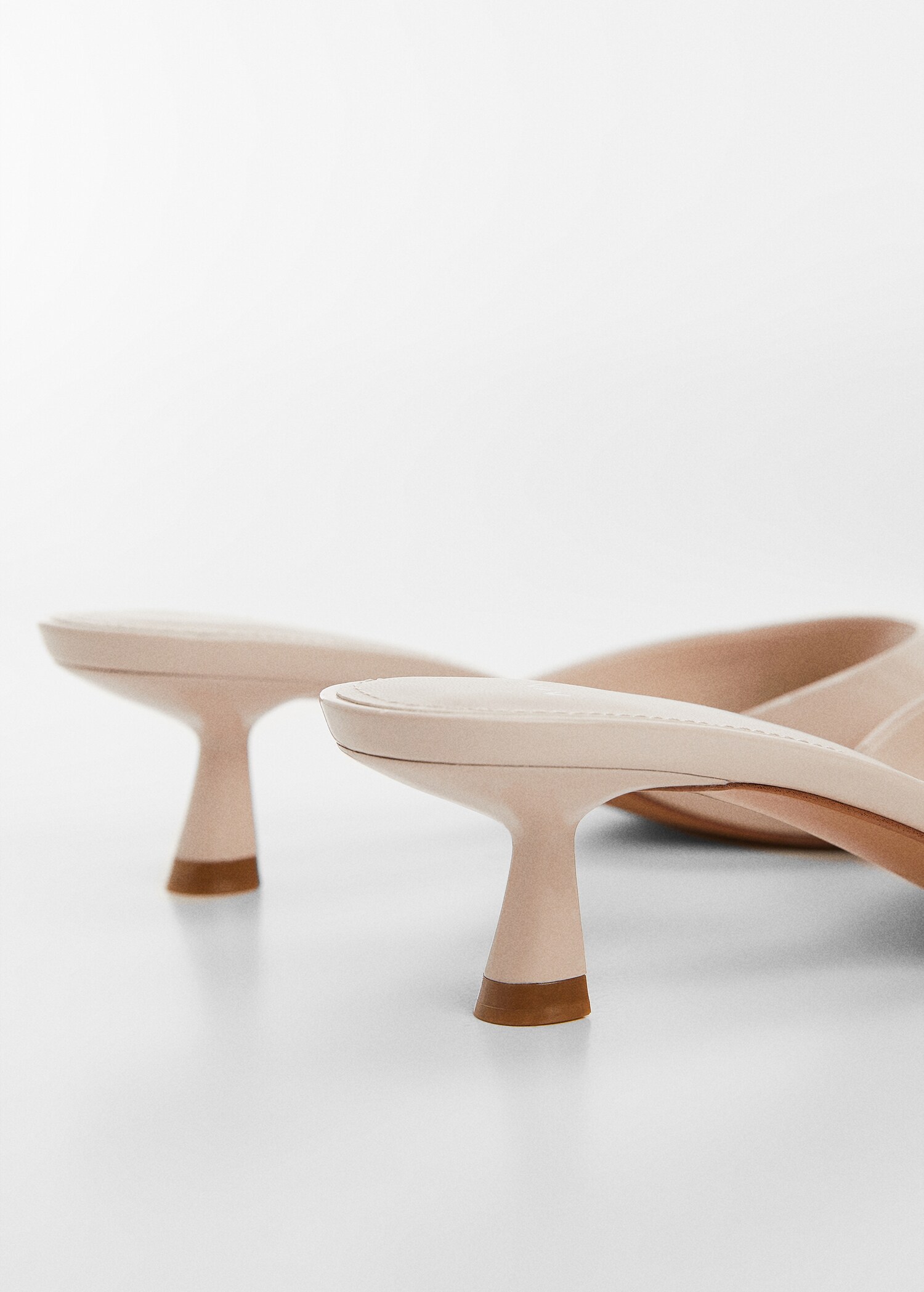 Patent leather effect heeled sandal - Details of the article 1