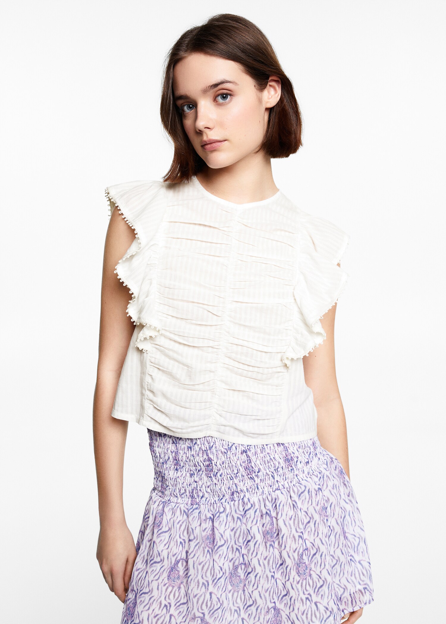 Blusa fruncida volantes - Plano medio