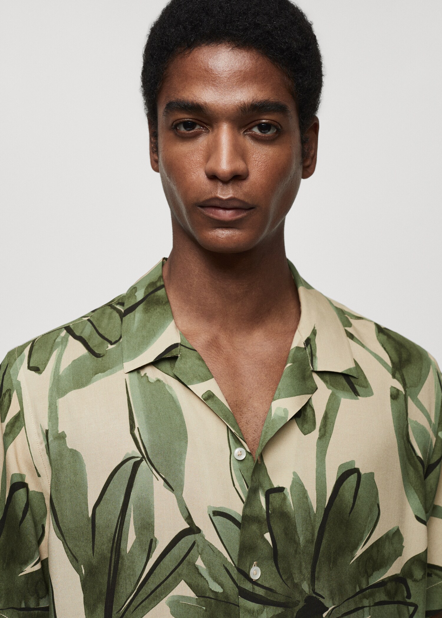 Flowing tropical-print shirt - Details of the article 1