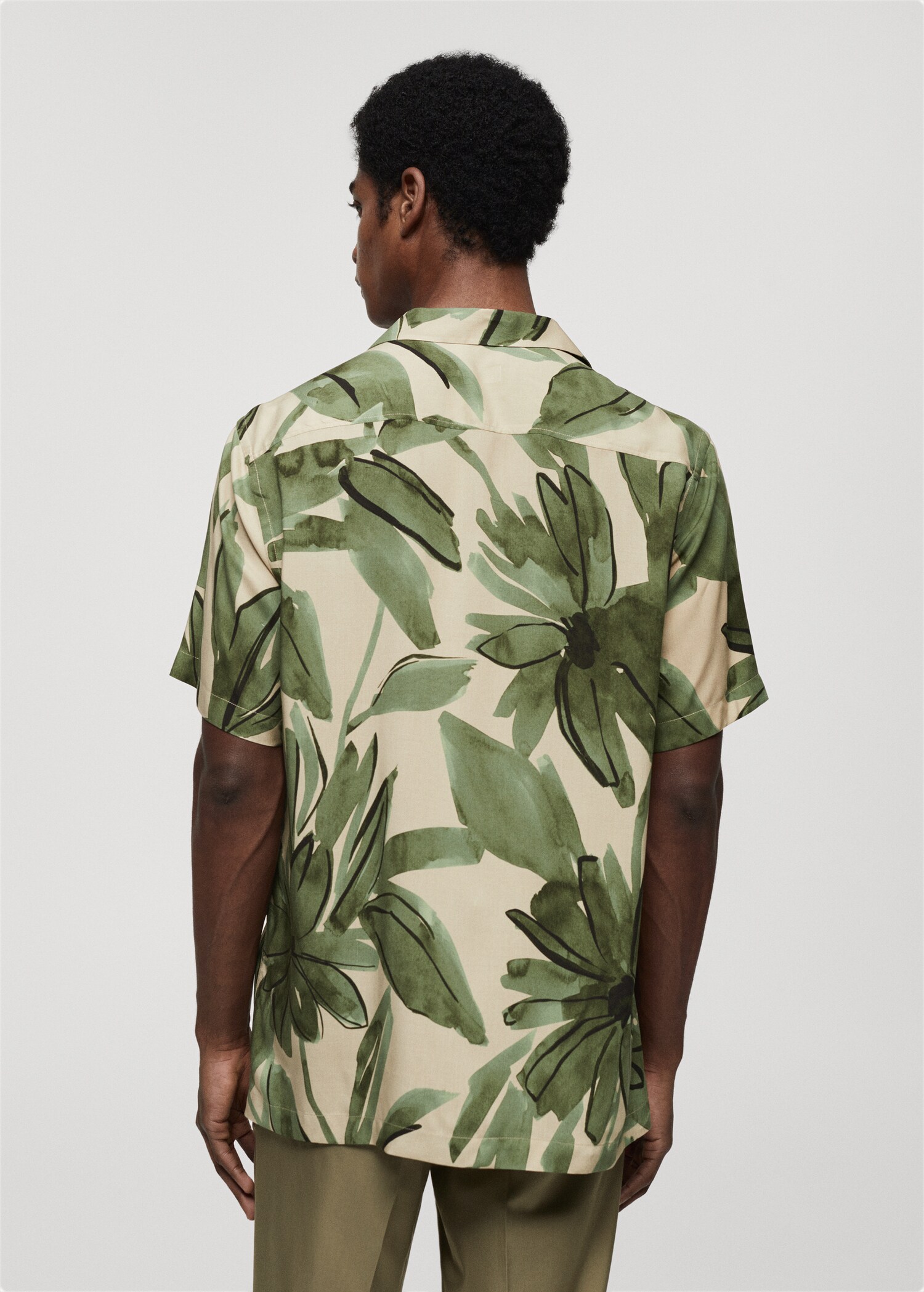 Flowing tropical-print shirt - Reverse of the article
