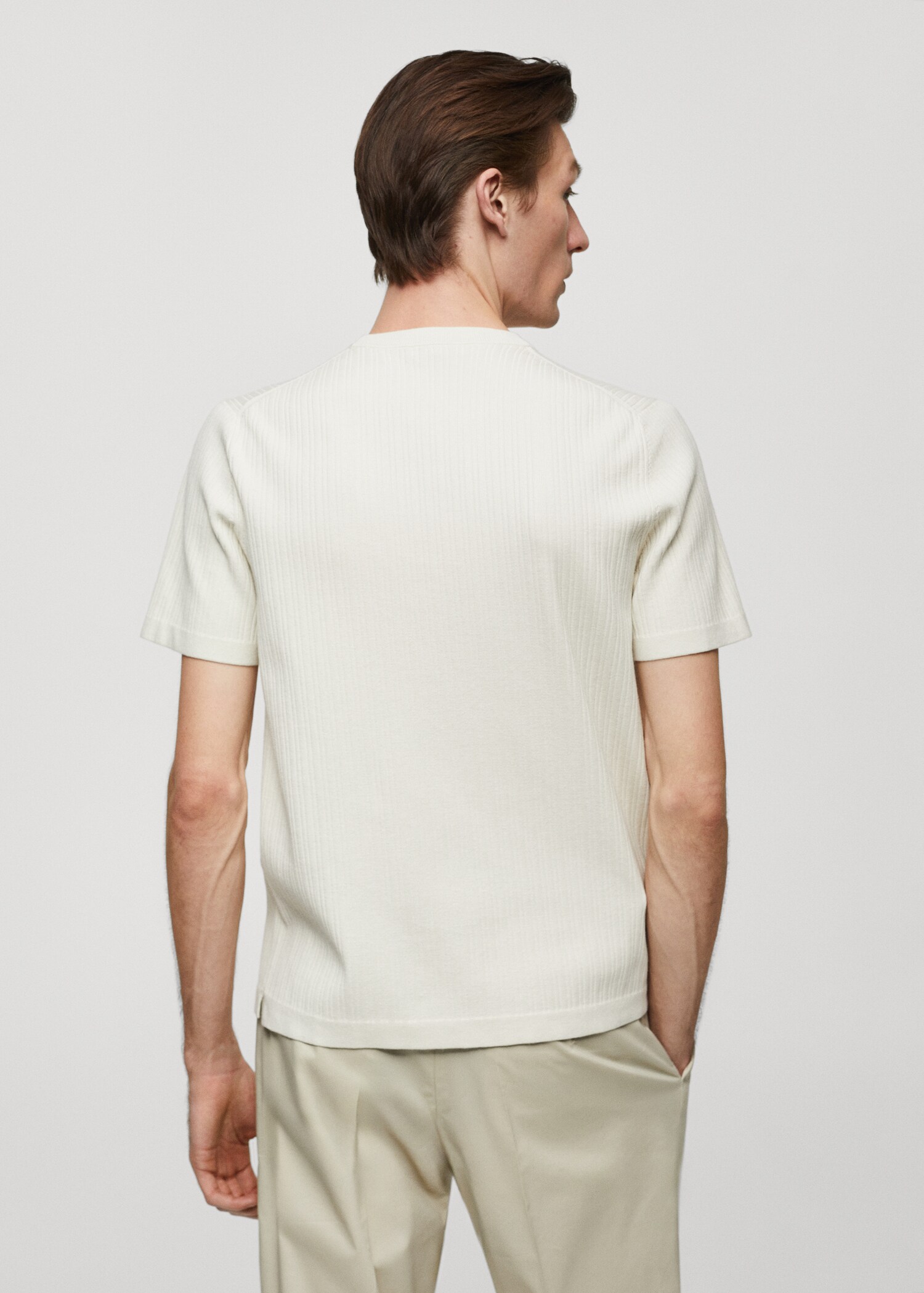 Ribbstickad t-shirt - Artikelns baksida
