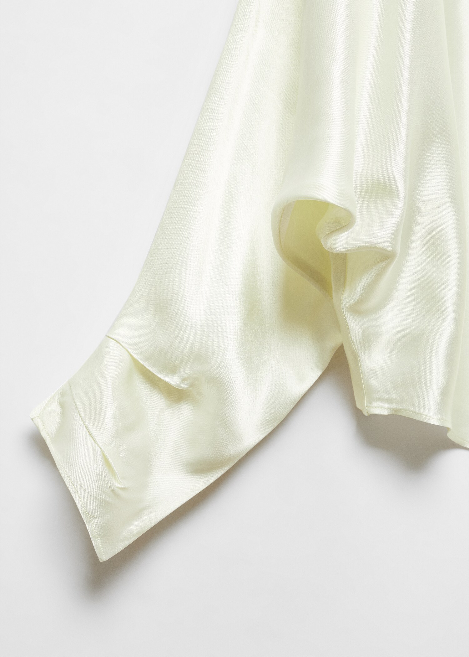 Blouse satinée style cape - Détail de l'article 8