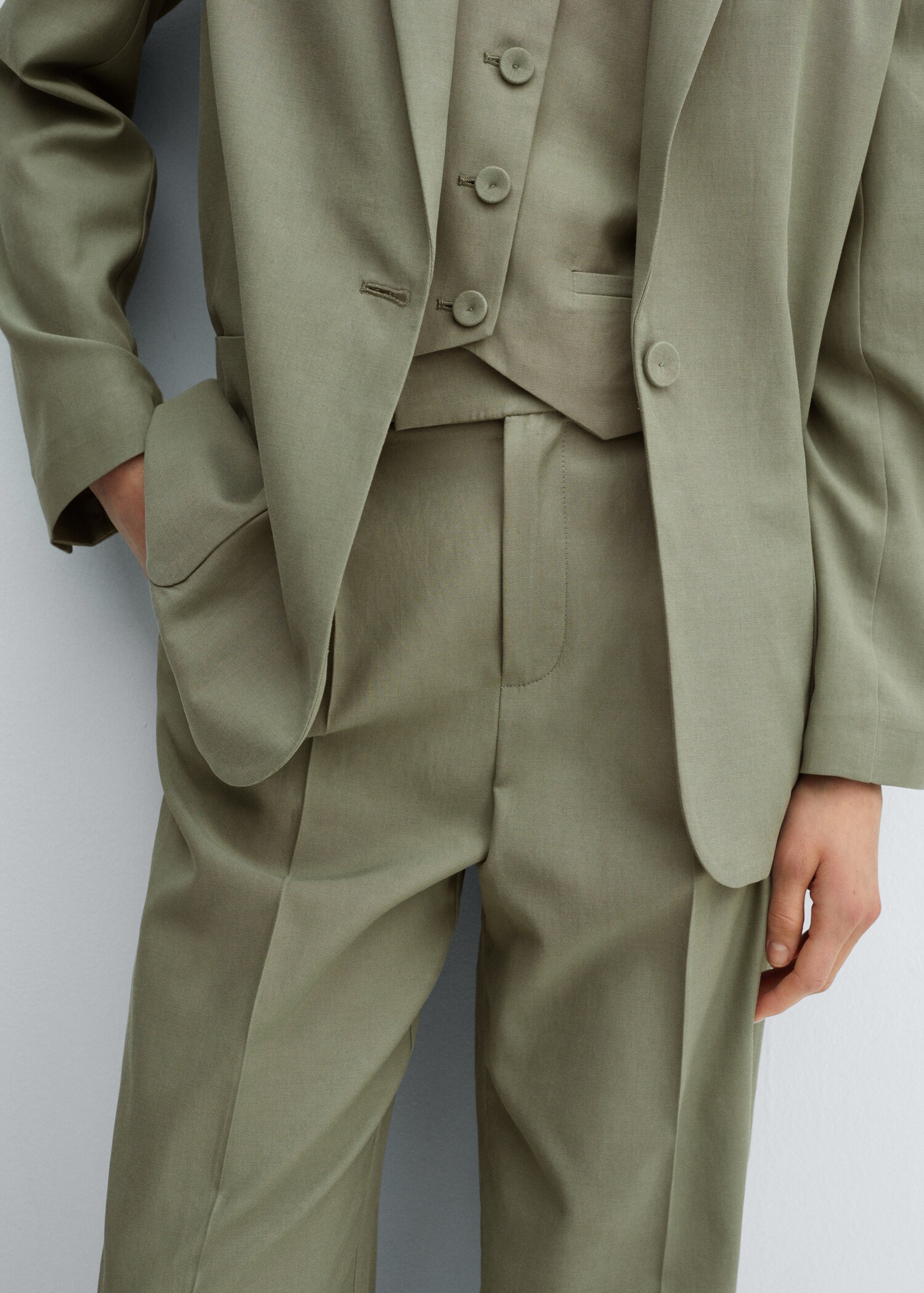 Pleated suit trousers - Details of the article 6