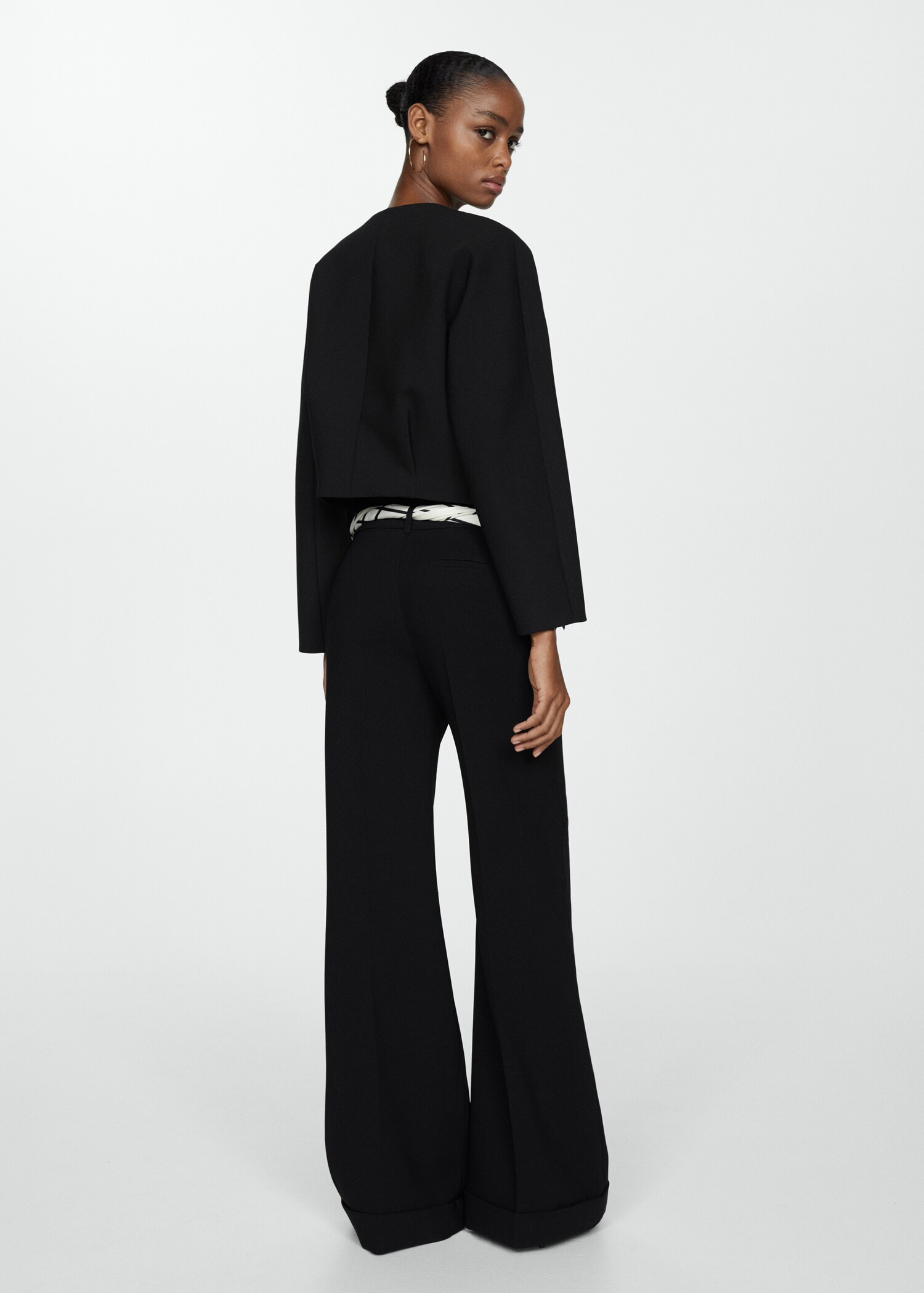 Jacket with lapel detail - Reverse of the article