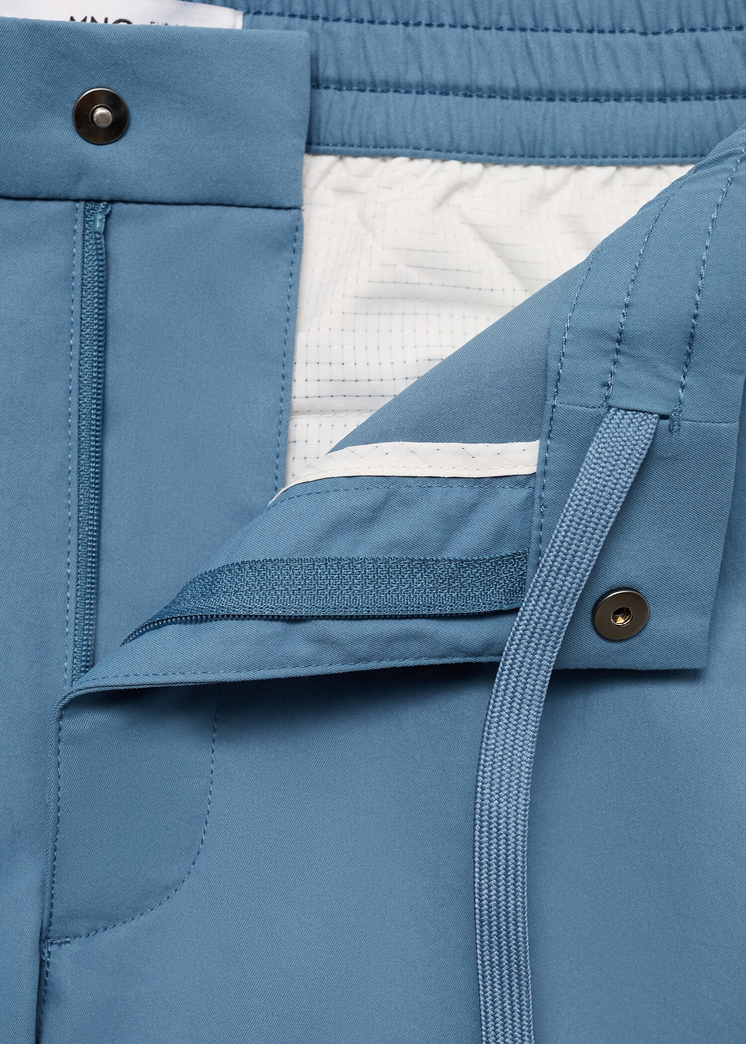 Technical fabric bermuda shorts with drawstring - Details of the article 8