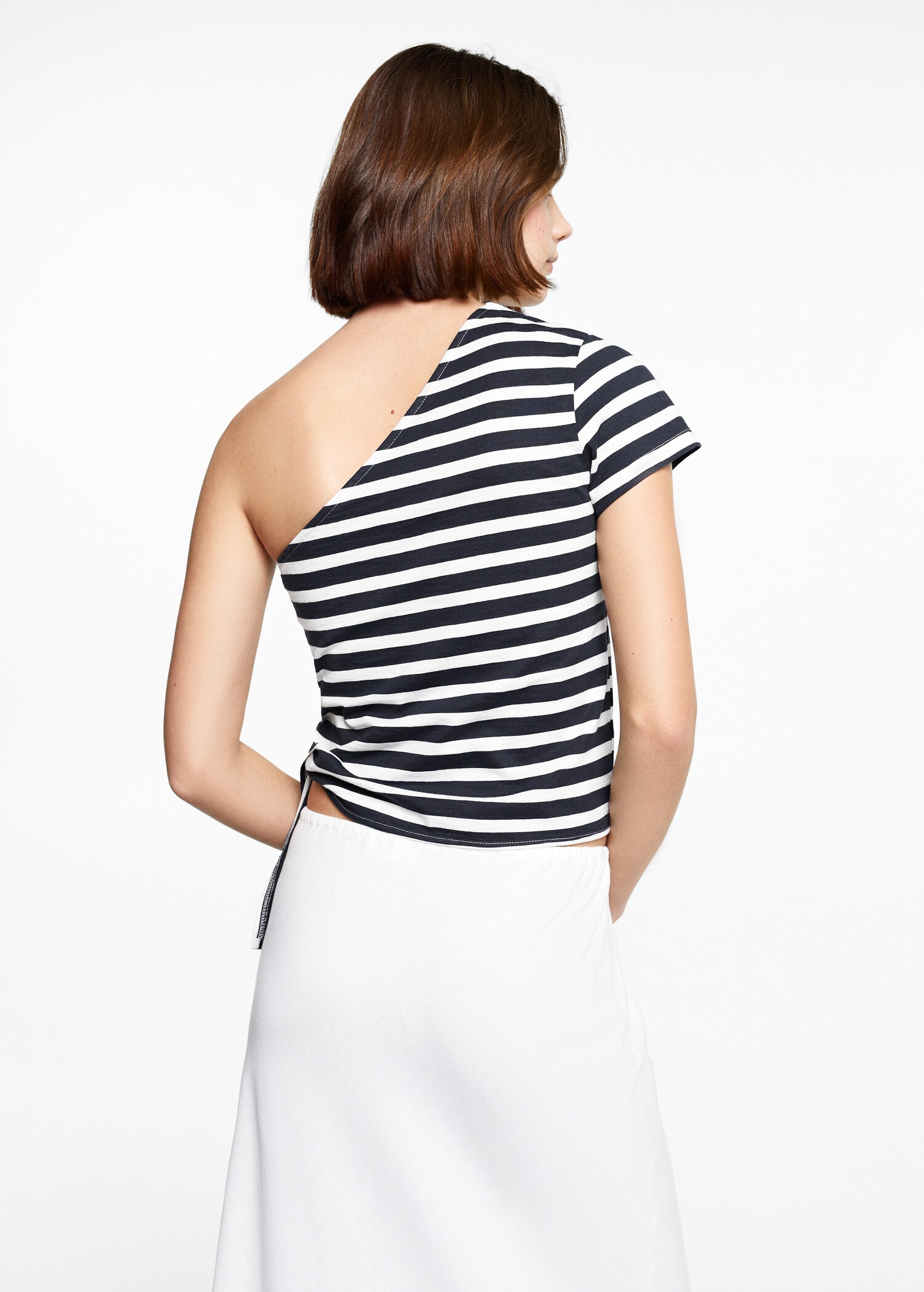 Asymmetrical t-shirt with bow - Reverse of the article