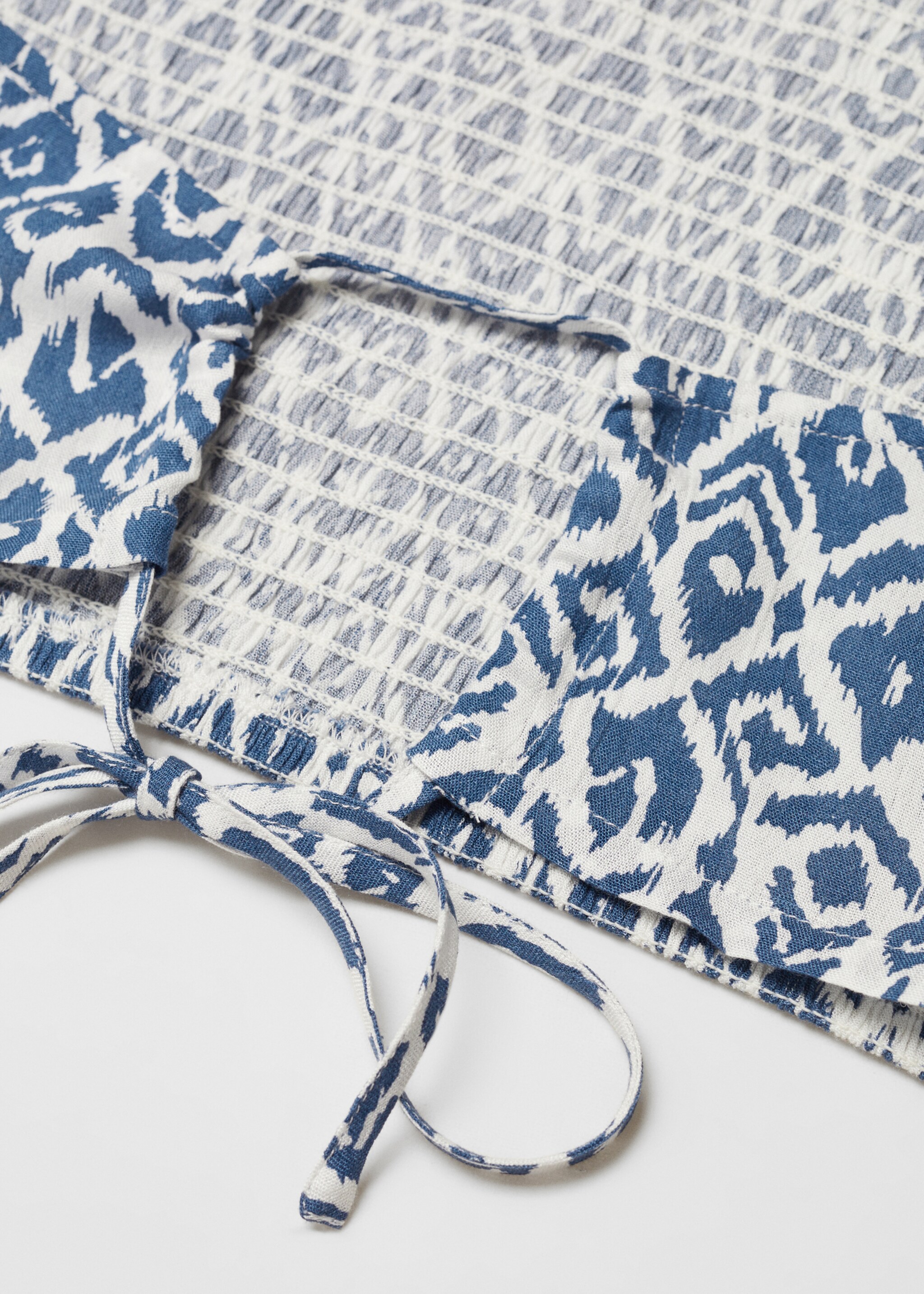 Printed halter-neck cropped top - Details of the article 8