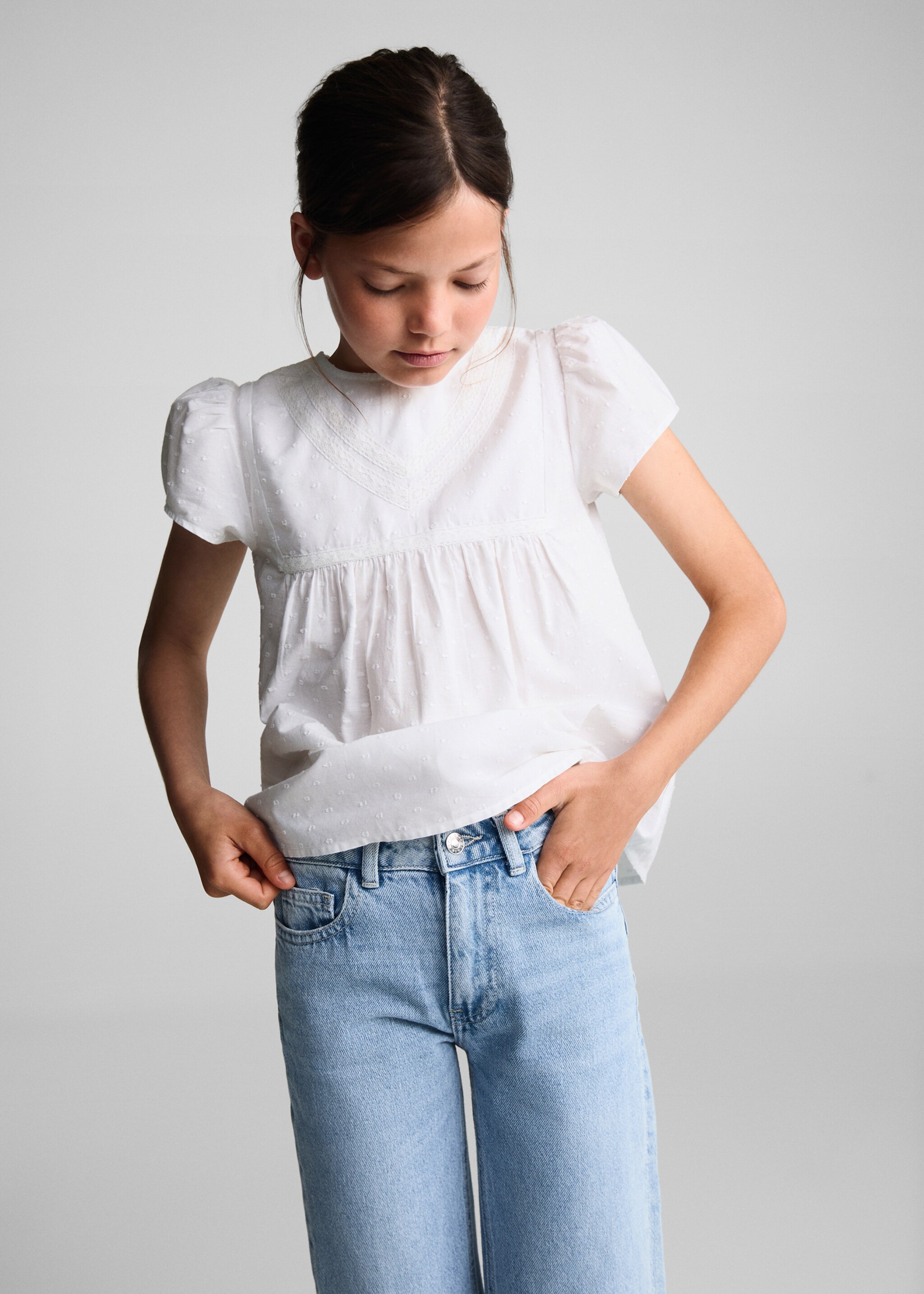 Bestickte Plumetis-Bluse - Mittlere Ansicht